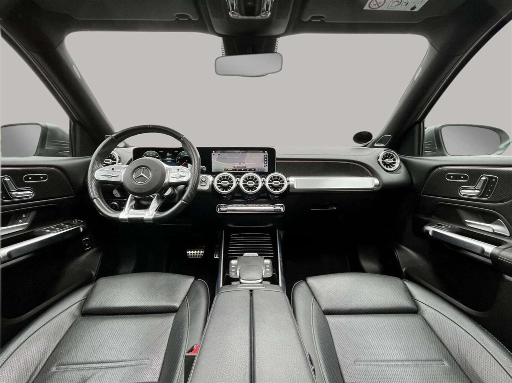 Mercedes-Benz-GLB-image-12