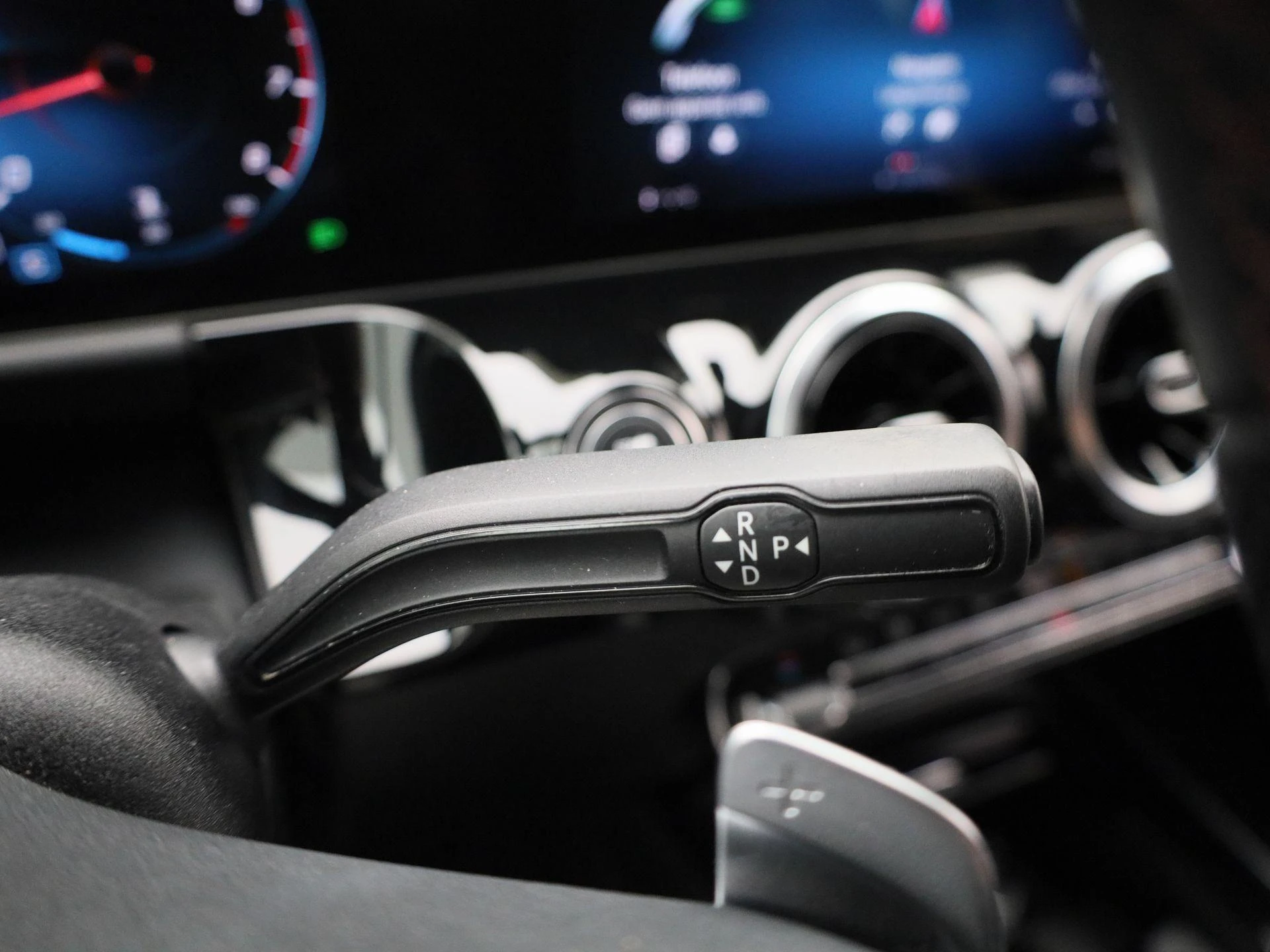 Mercedes-Benz-B-Klasse-image-20