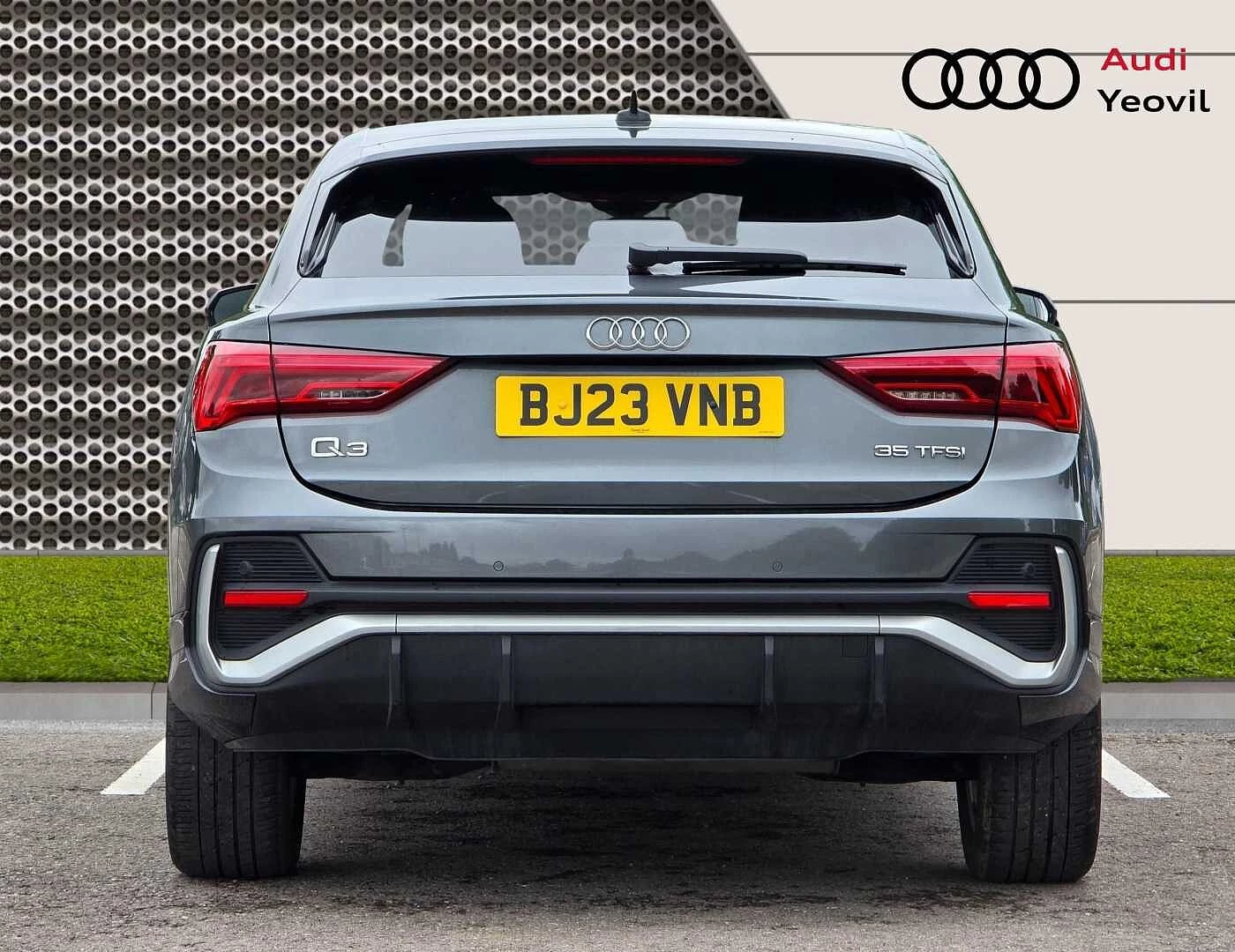 Audi-Q3-image-11