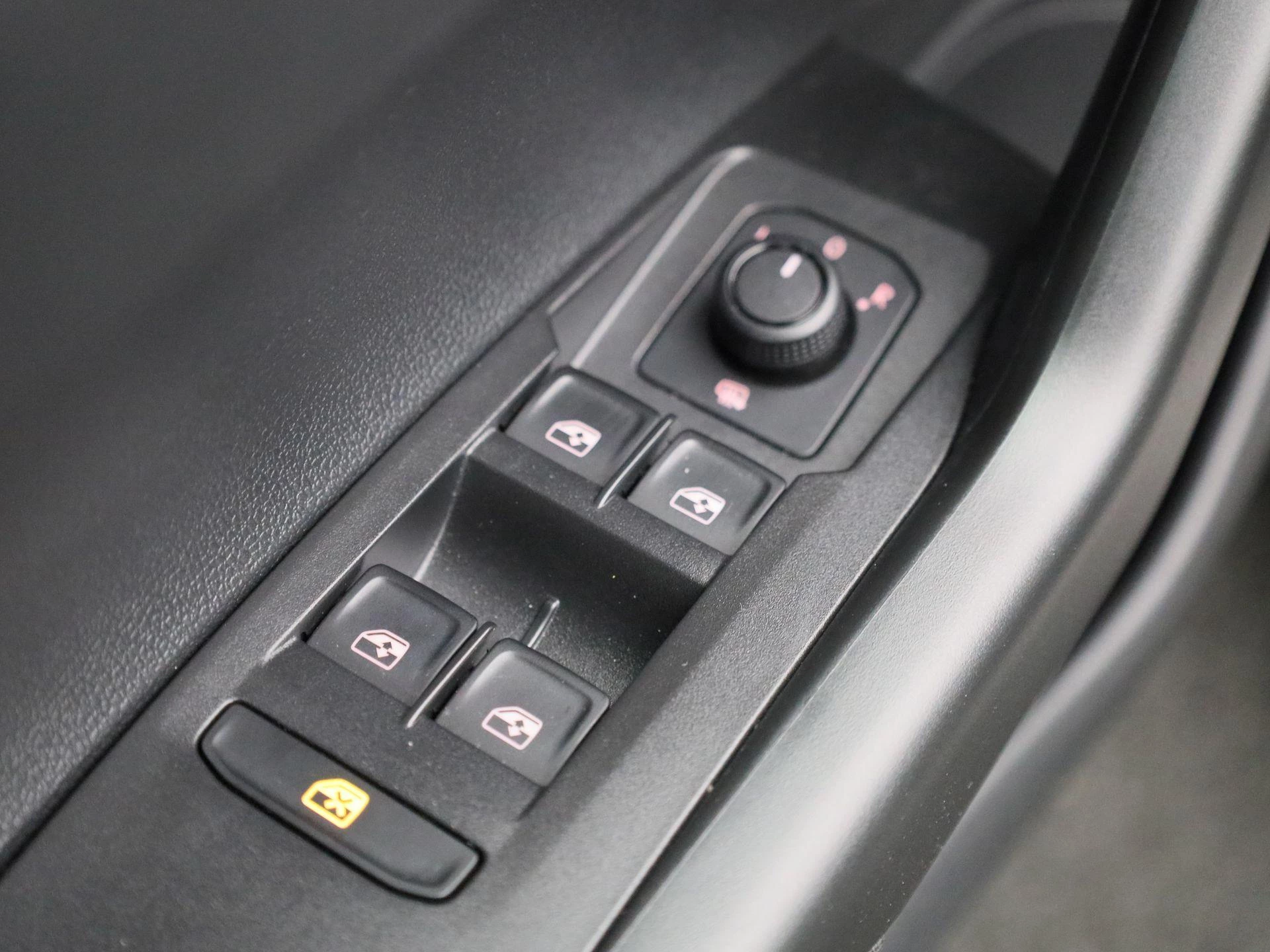 Volkswagen-Polo-image-28