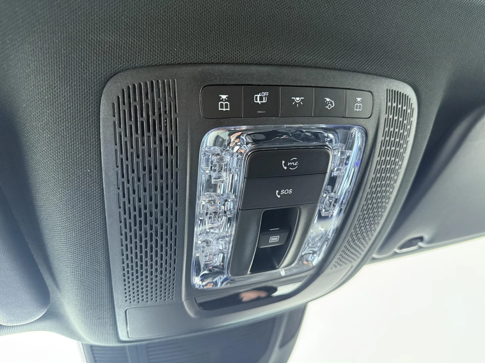 Mercedes-Benz-GLE-image-21