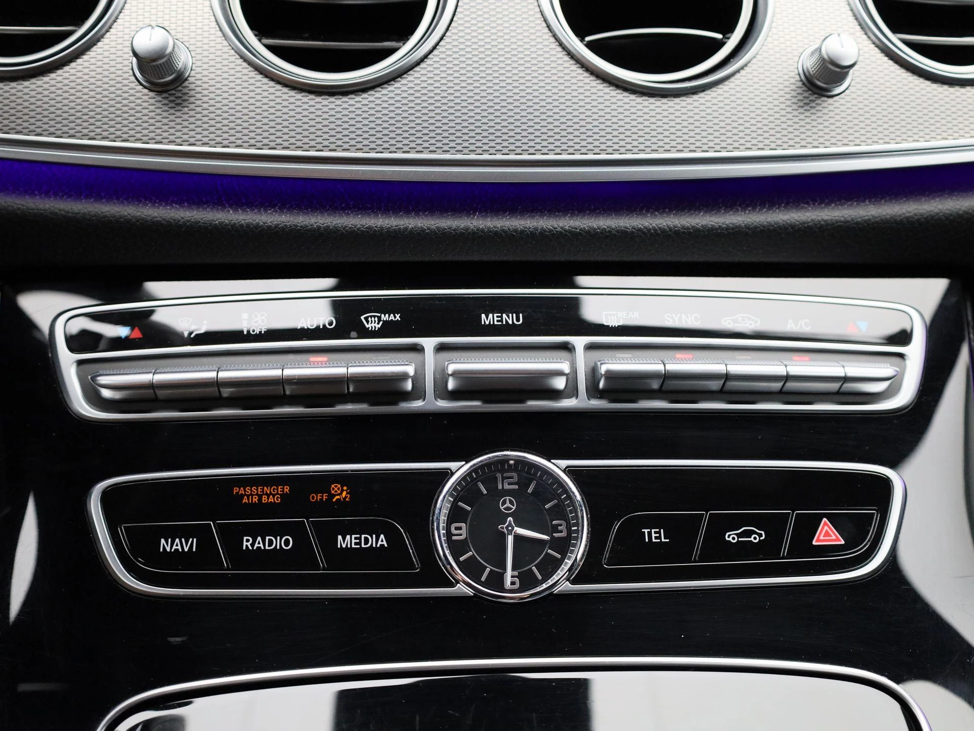 Mercedes-Benz-E-Klasse-image-16