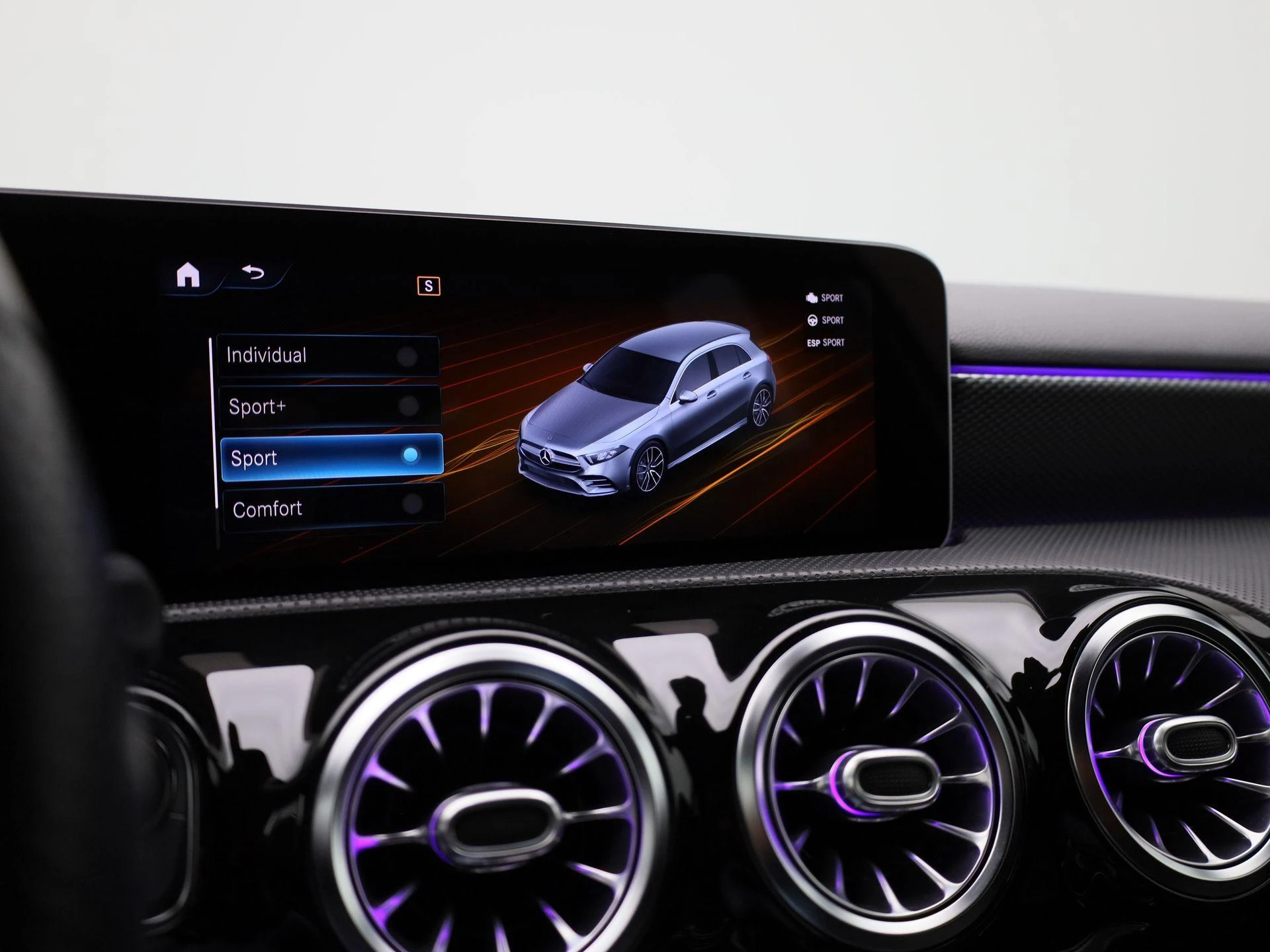 Mercedes-Benz-A-Klasse-image-23