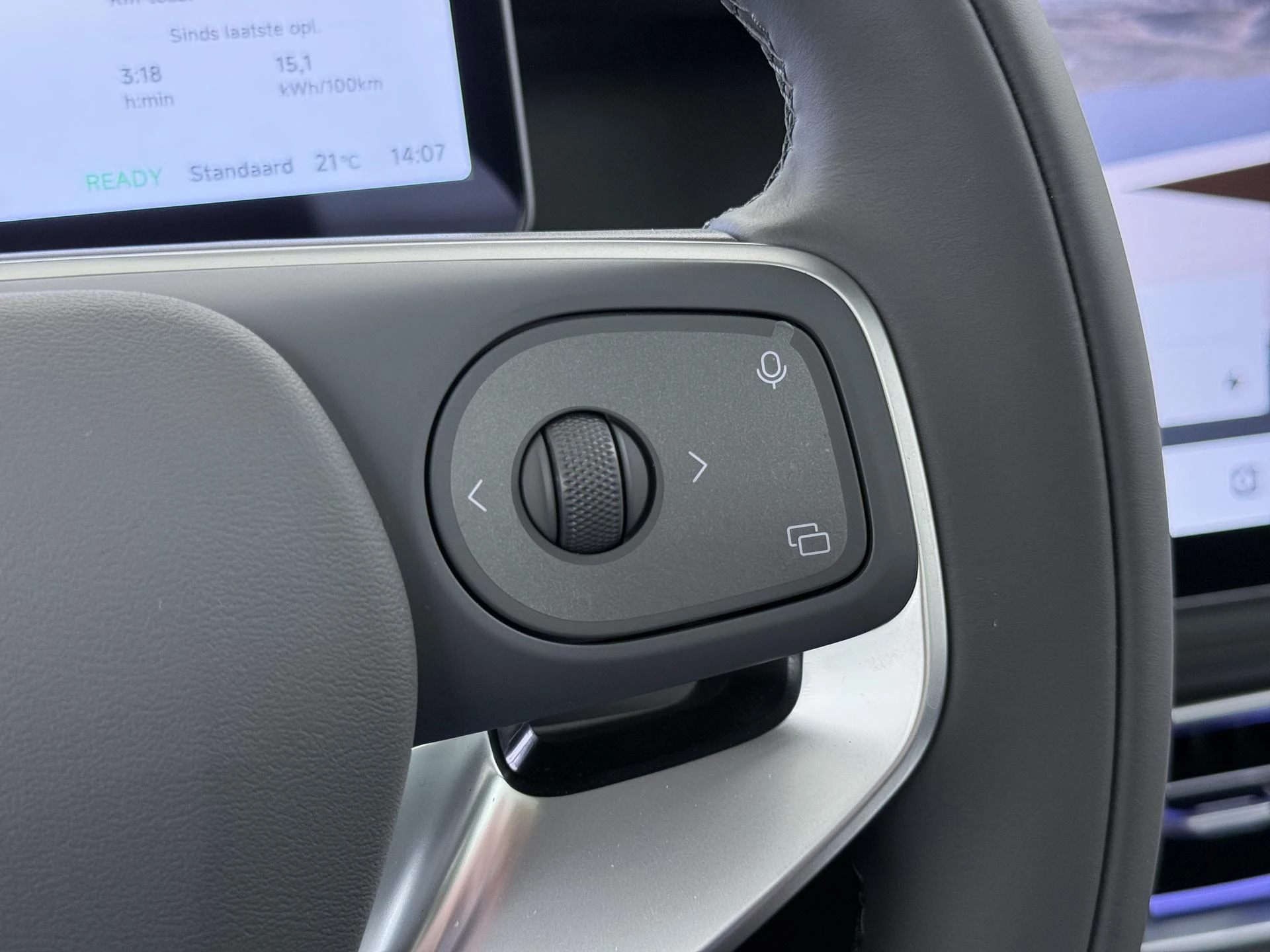 Leapmotor B10 Design Hybrid EV 18.8 kWh