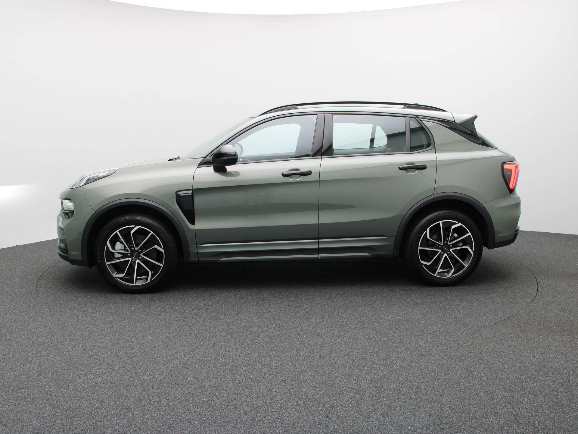 Lynk & Co-01-image-3