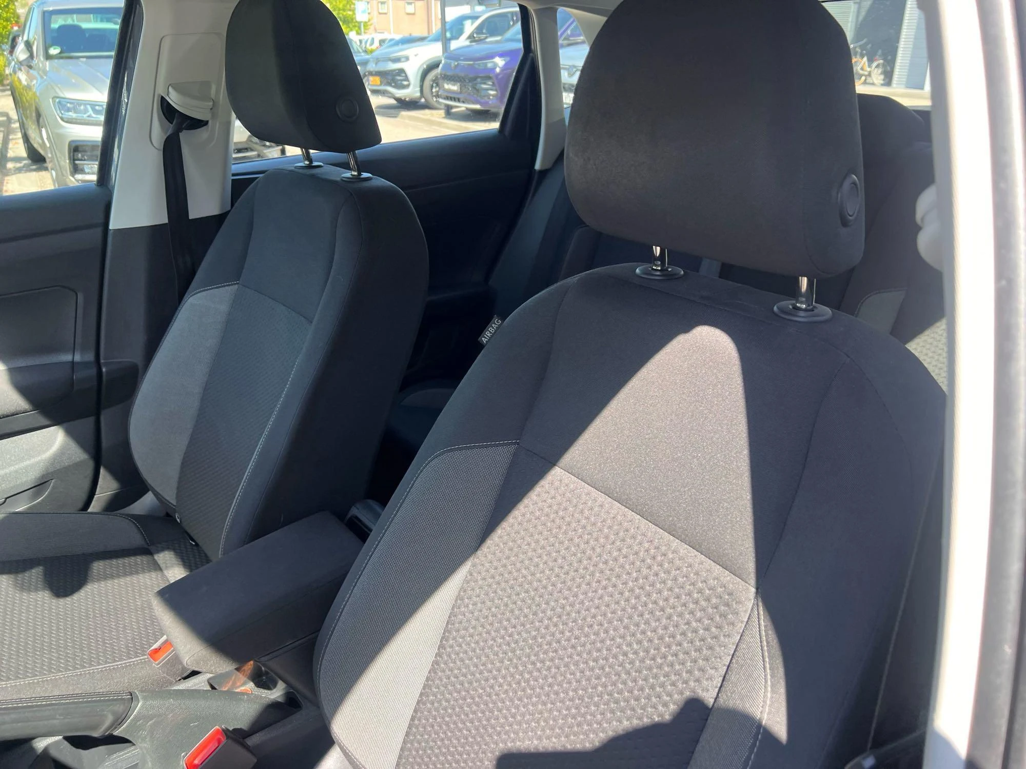 Volkswagen-Polo-image-2