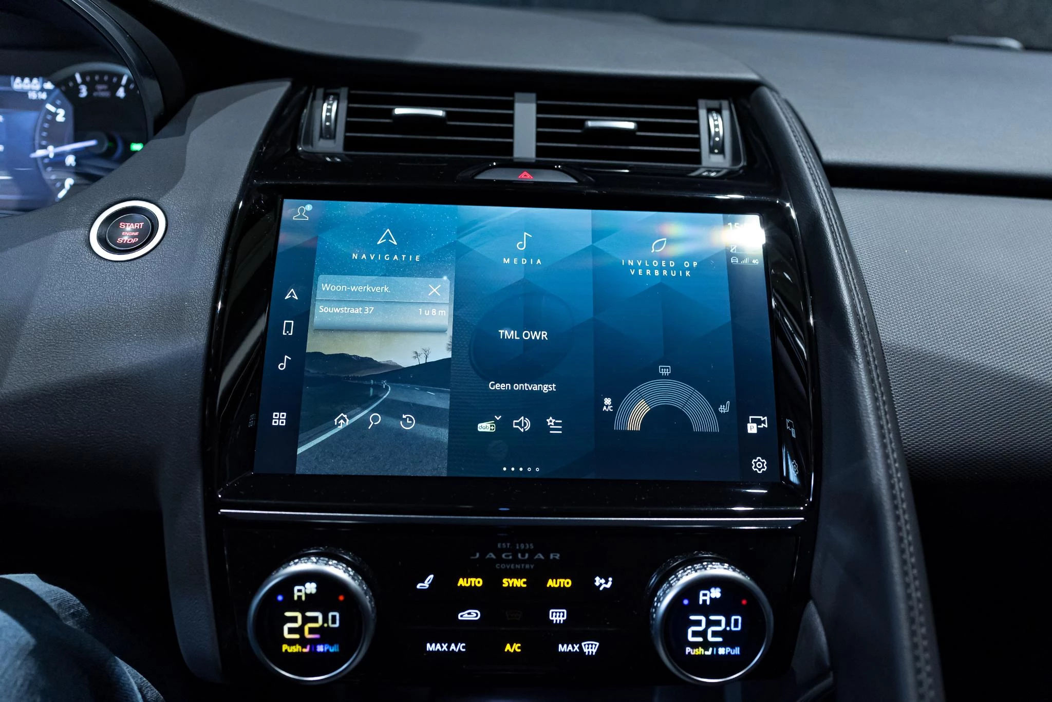 Jaguar-E-PACE-image-21