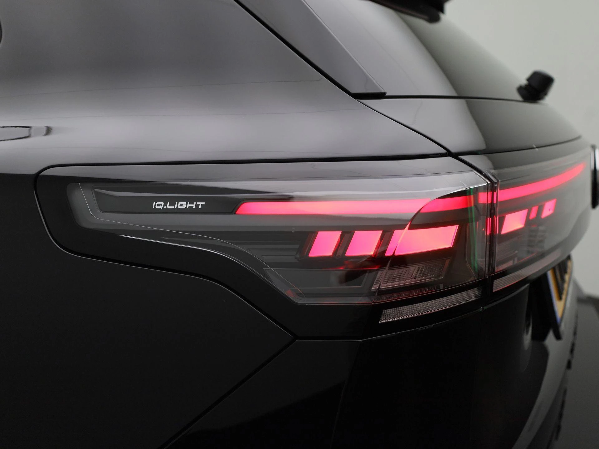 Volkswagen-Tiguan-image-35
