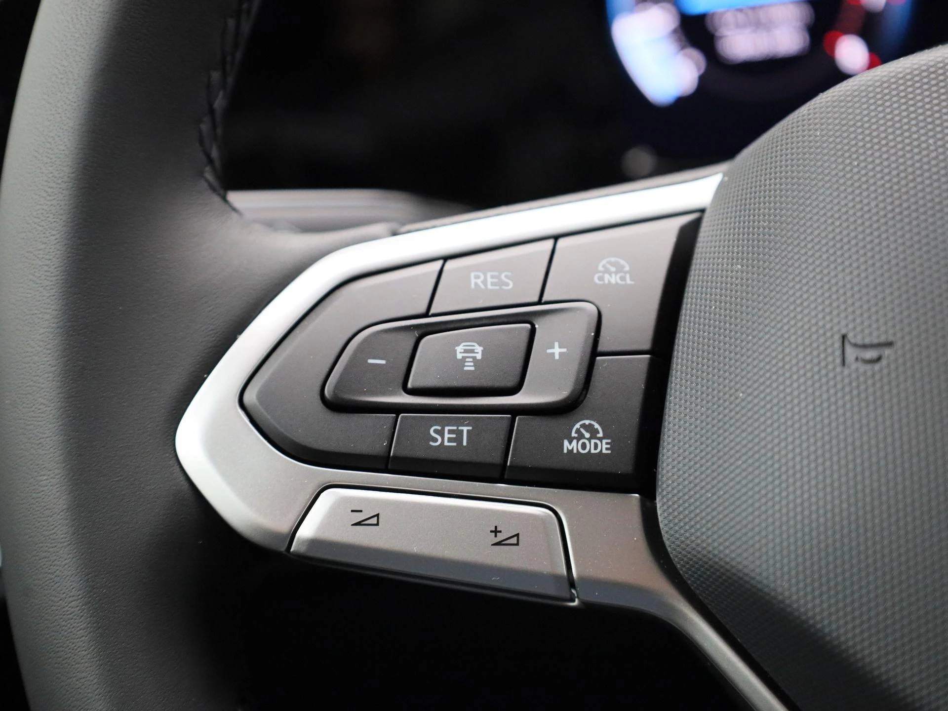Volkswagen-Golf-image-17