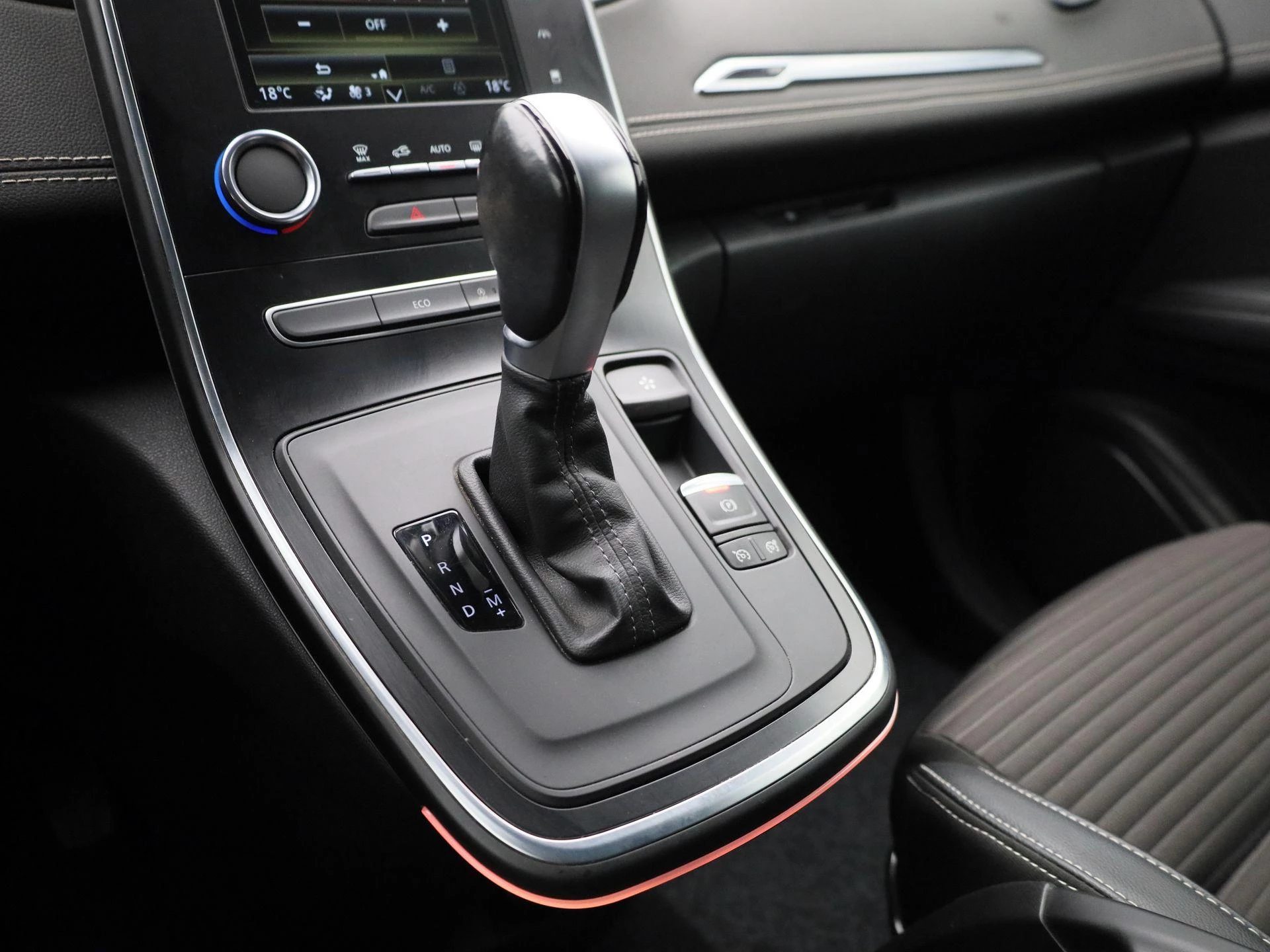 Renault-Grand Scénic-image-20