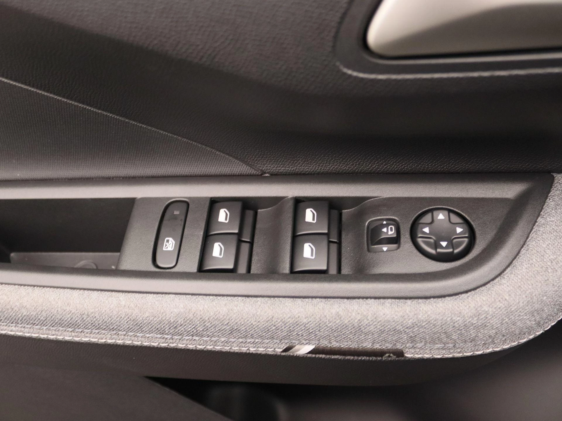 Opel-Frontera-image-6