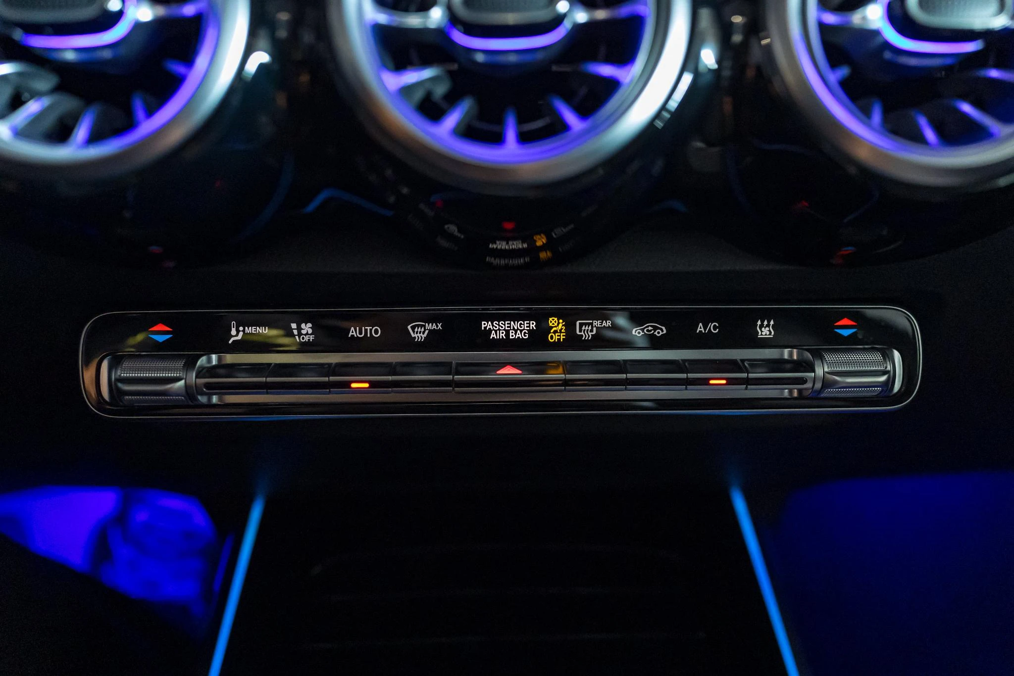 Mercedes-Benz-EQB-image-34