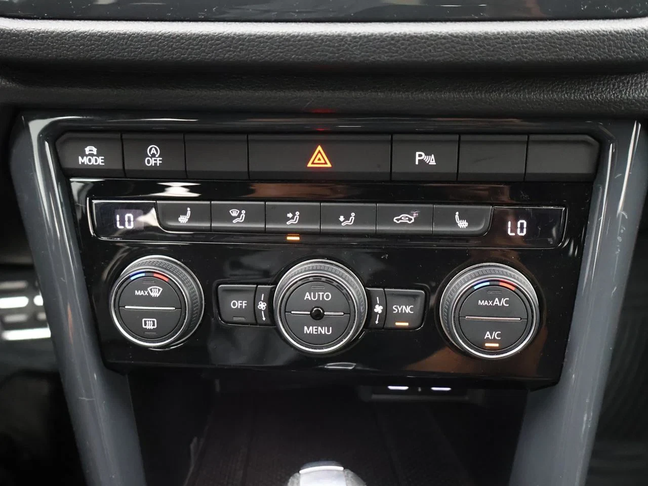 Volkswagen-T-Roc-image-15