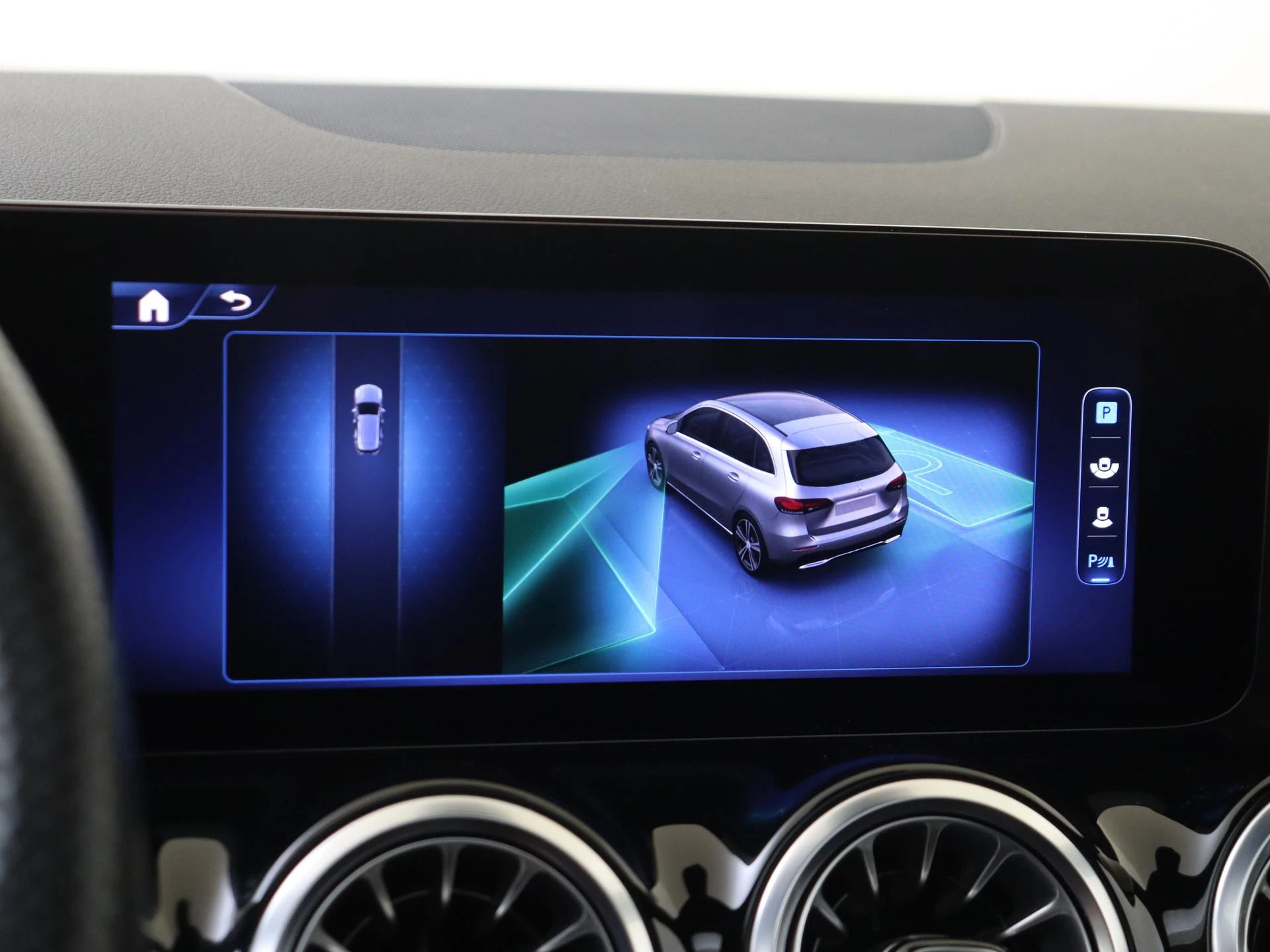Mercedes-Benz-B-Klasse-image-18