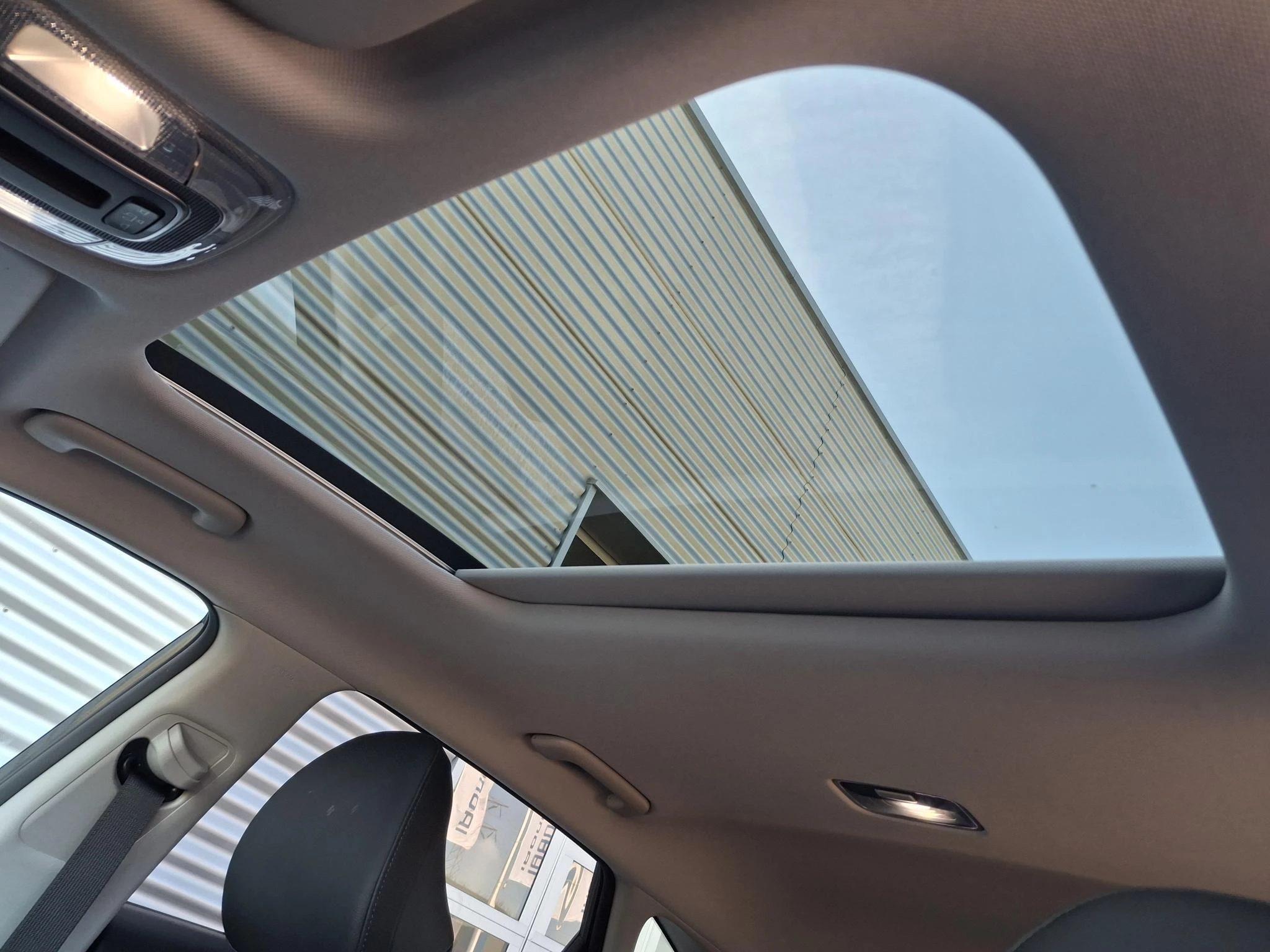 Hyundai Kona 1.6 GDI HEV Premium Sky