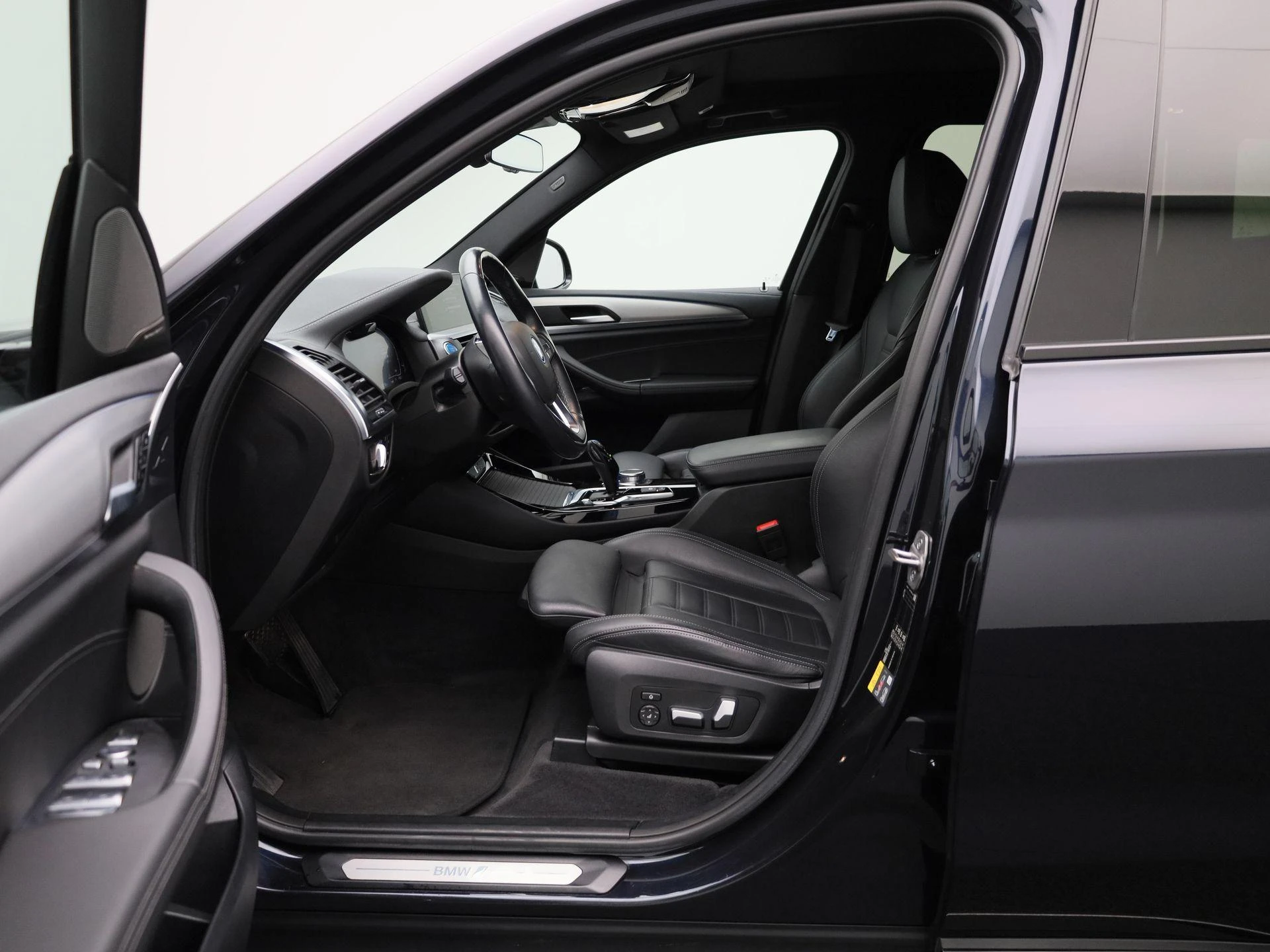 BMW-iX3-image-8