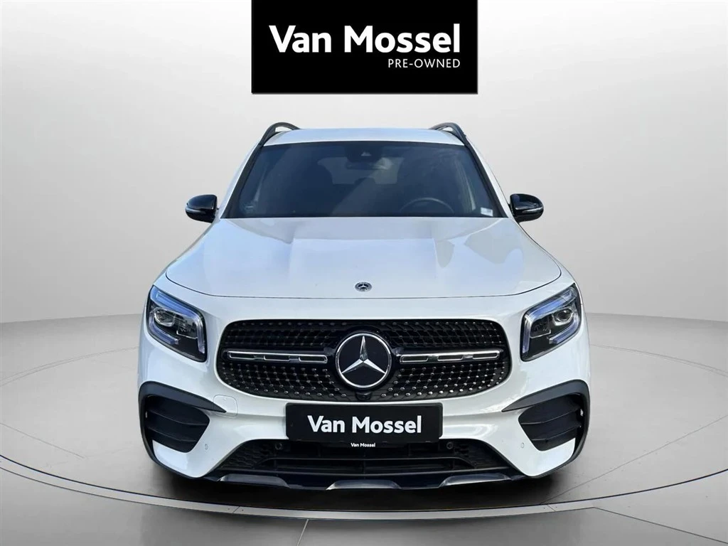 Mercedes-Benz-GLB-image-1