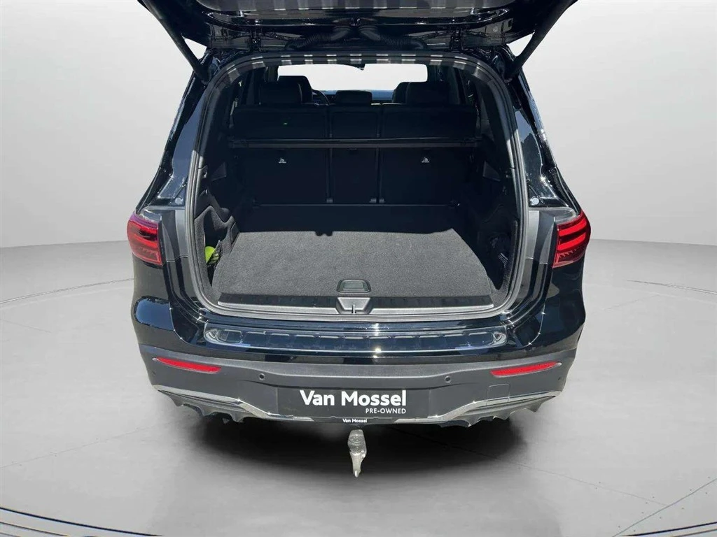 Mercedes-Benz-EQB-image-22