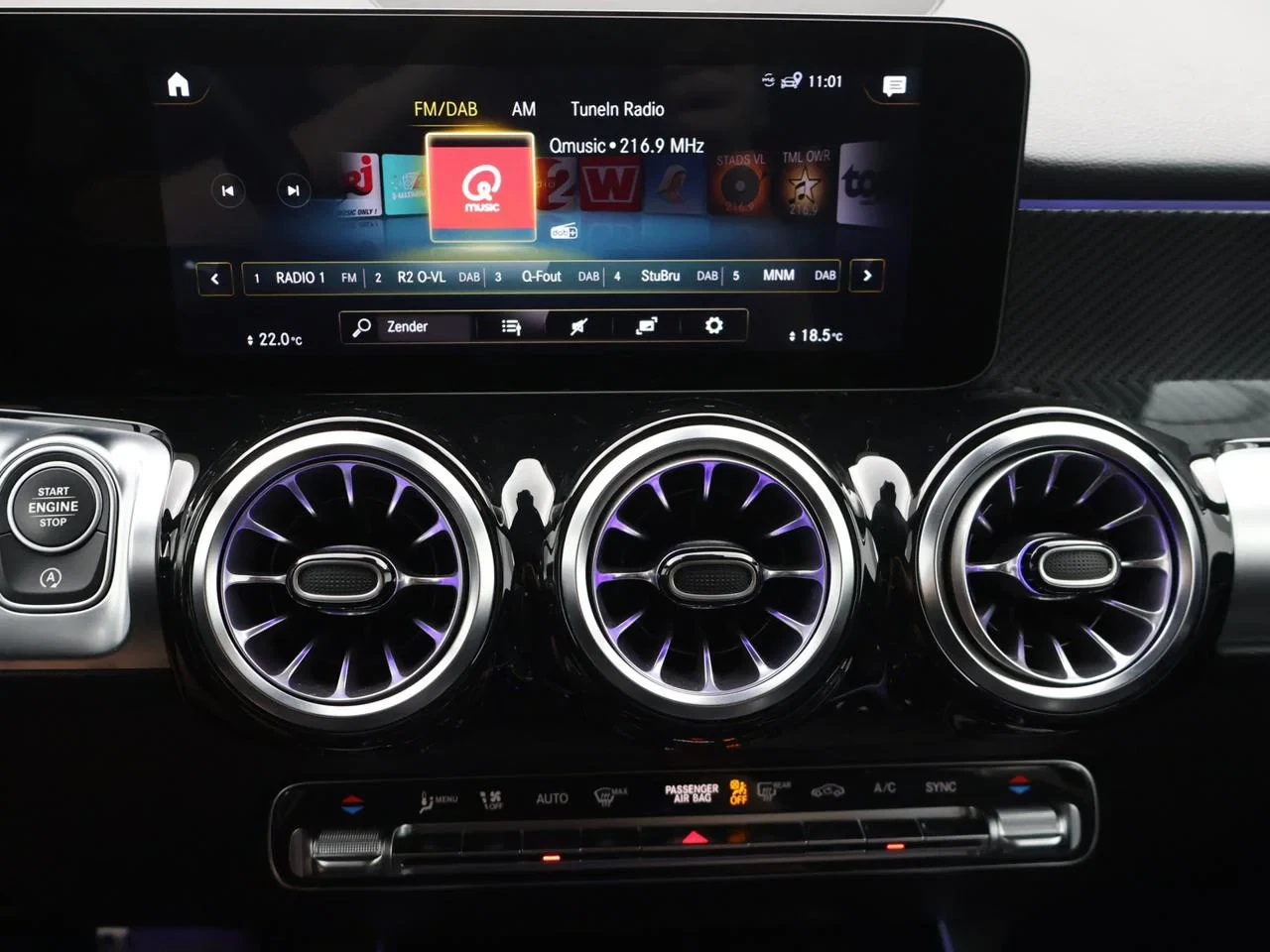Mercedes-Benz-GLB-image-8
