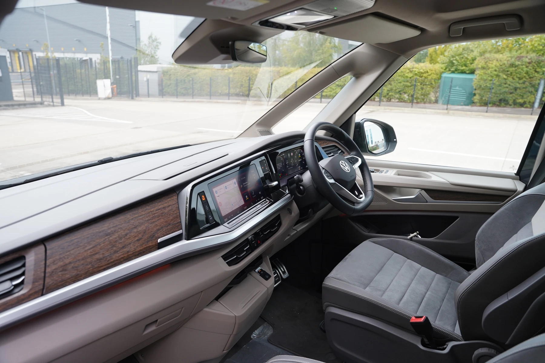 Volkswagen-Multivan-image-1
