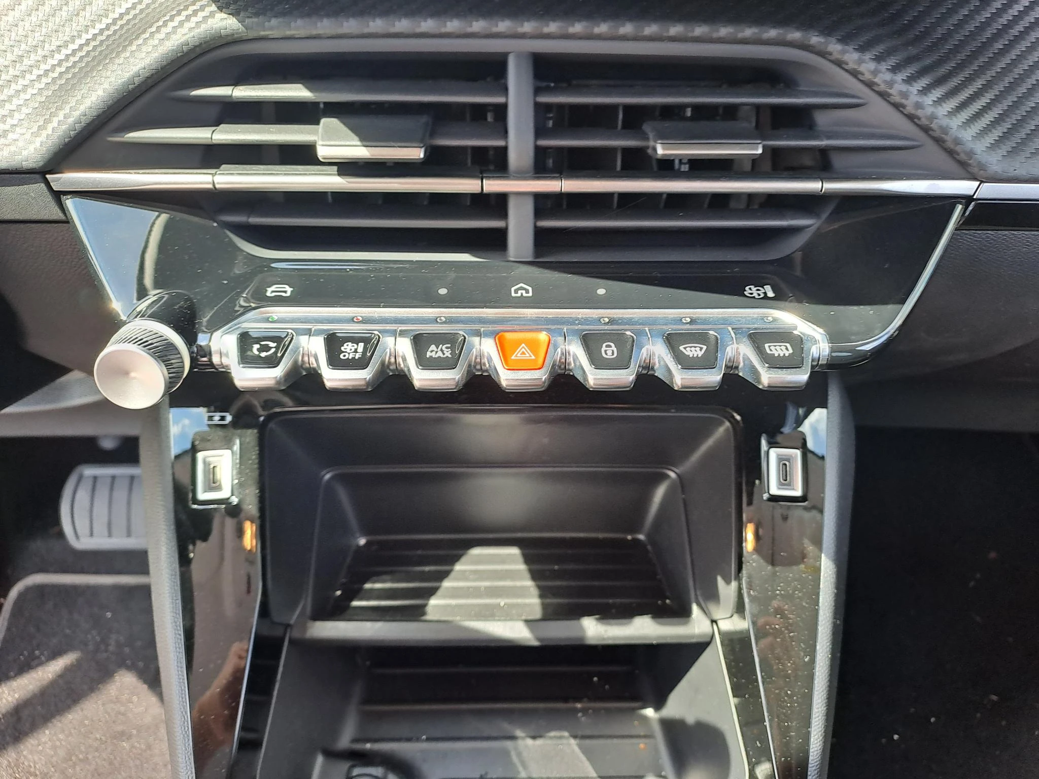 Peugeot-208-image-13