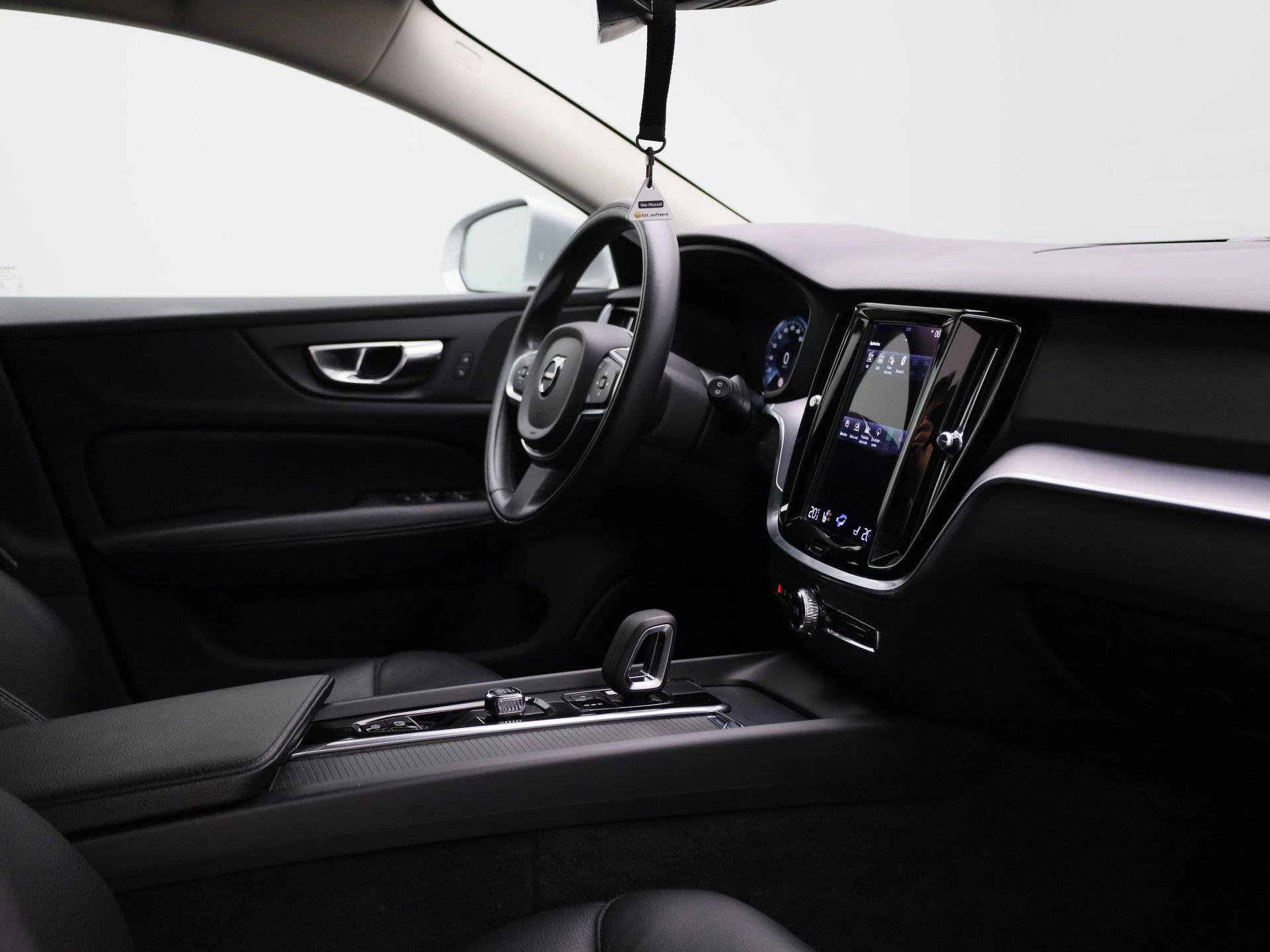 Volvo V60 B3 Geartronic Momentum Pro Camera | Cruise | PDC