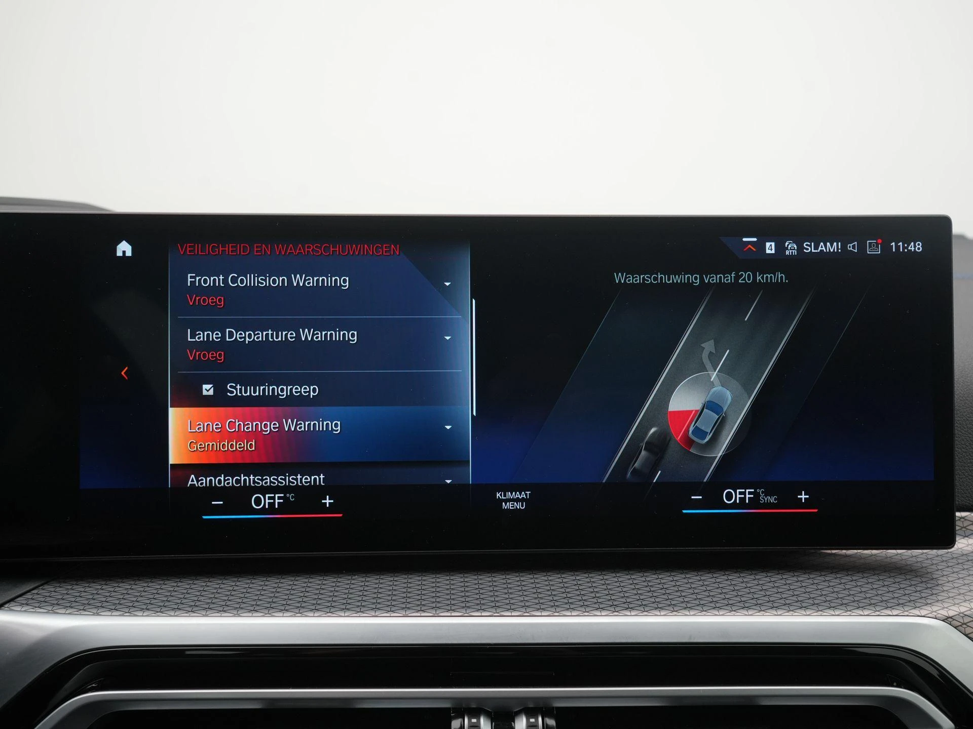 BMW-i4-image-22