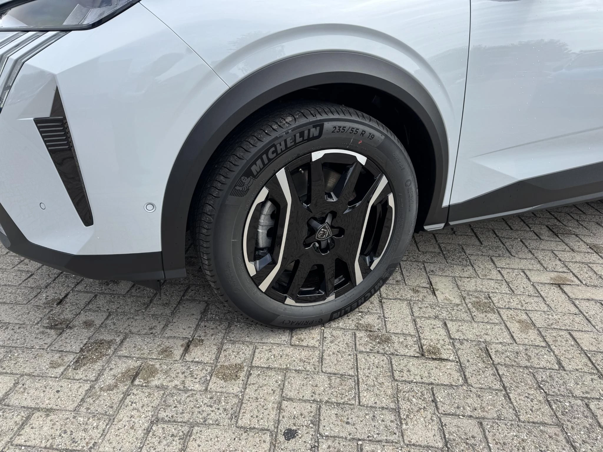 Peugeot e-3008 Allure Avantage 210 73 kWh