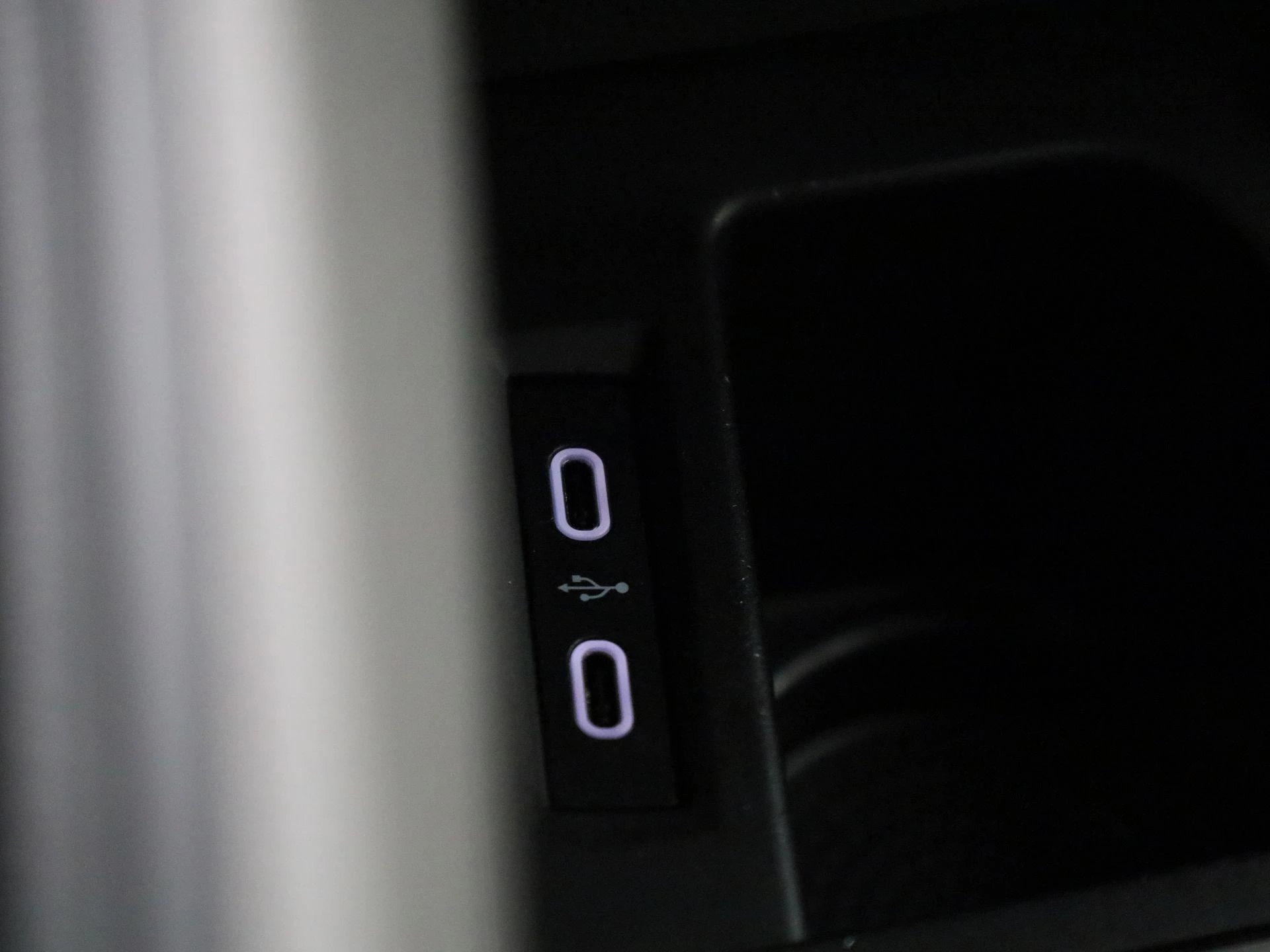 Volkswagen-Transporter-image-29