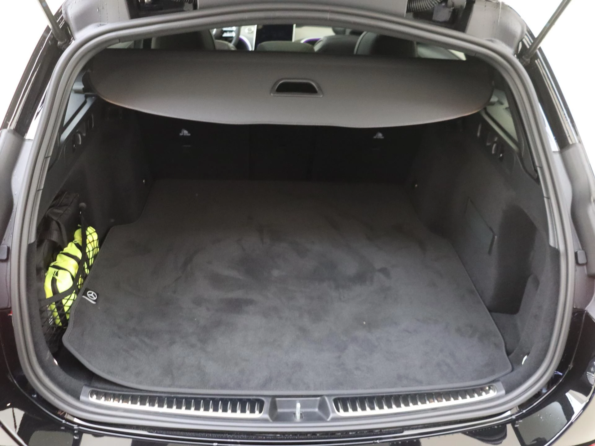 Mercedes-Benz-C-Klasse-image-33