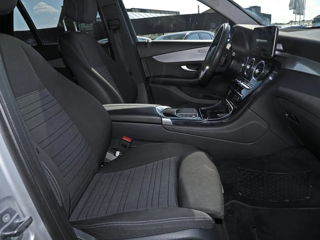 Mercedes-Benz-GLC 300 d-image-11