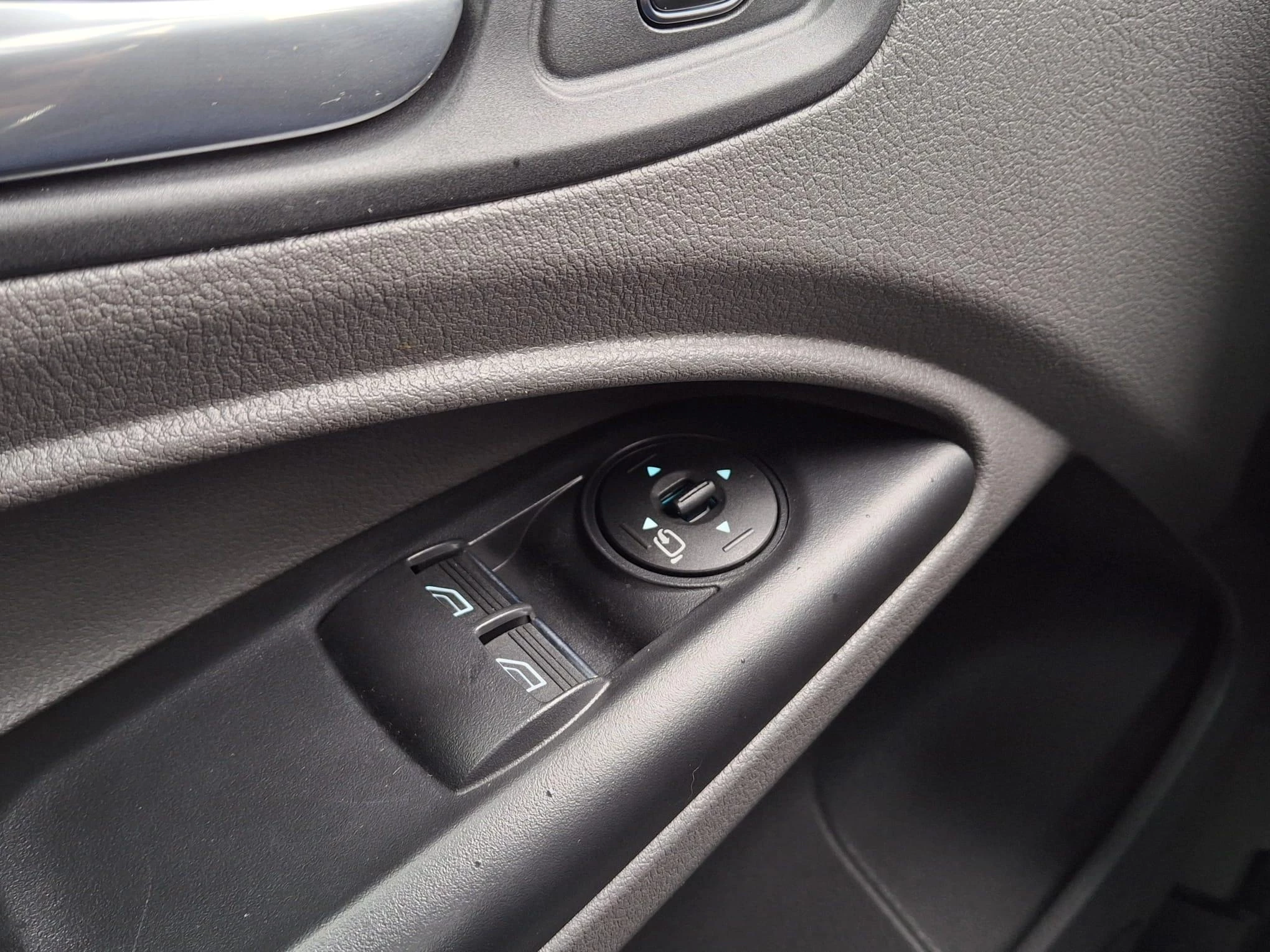 Ford-Transit Connect-image-18