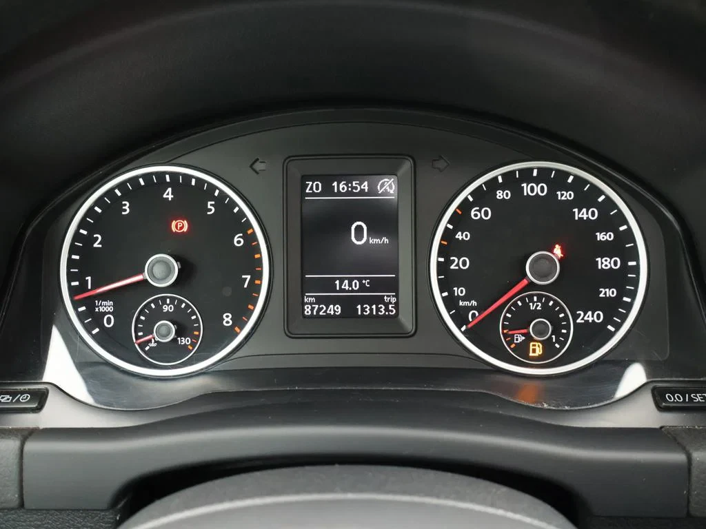 Volkswagen-Tiguan-image-18