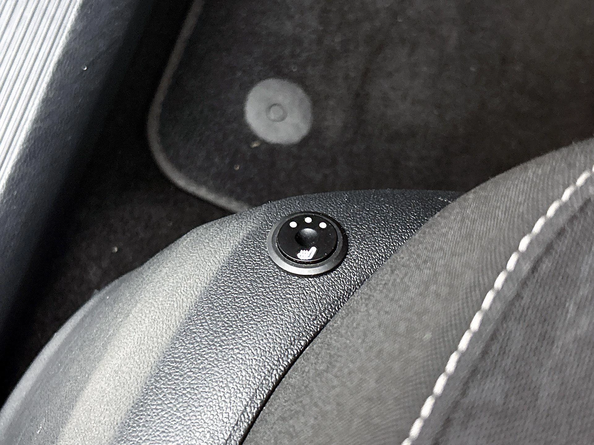 Volkswagen-T-Roc-image-11