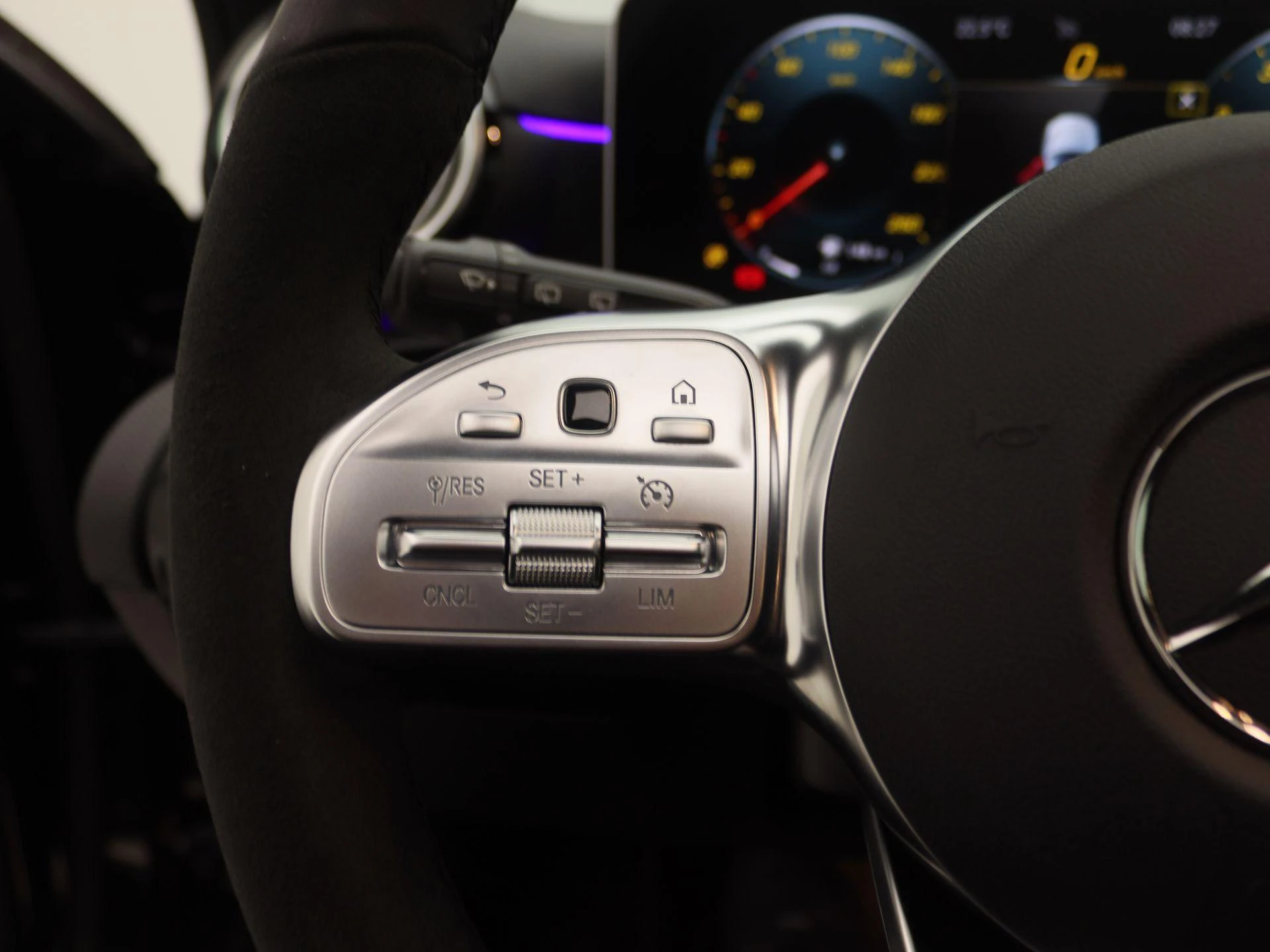 Mercedes-Benz-A-Klasse-image-18