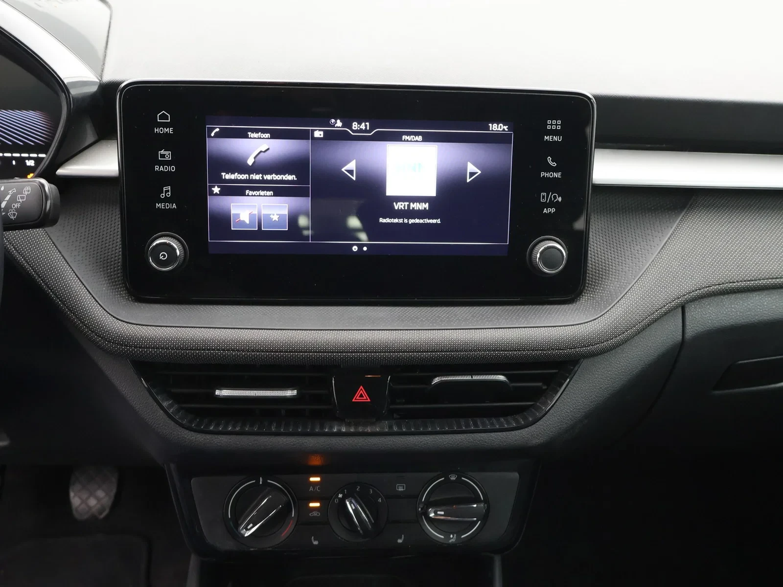 Škoda Fabia Fabia 1.0i Selection *APP CONNECT*PDC*ZETELVERWARMING*DIGITAL DASHBOARD*...