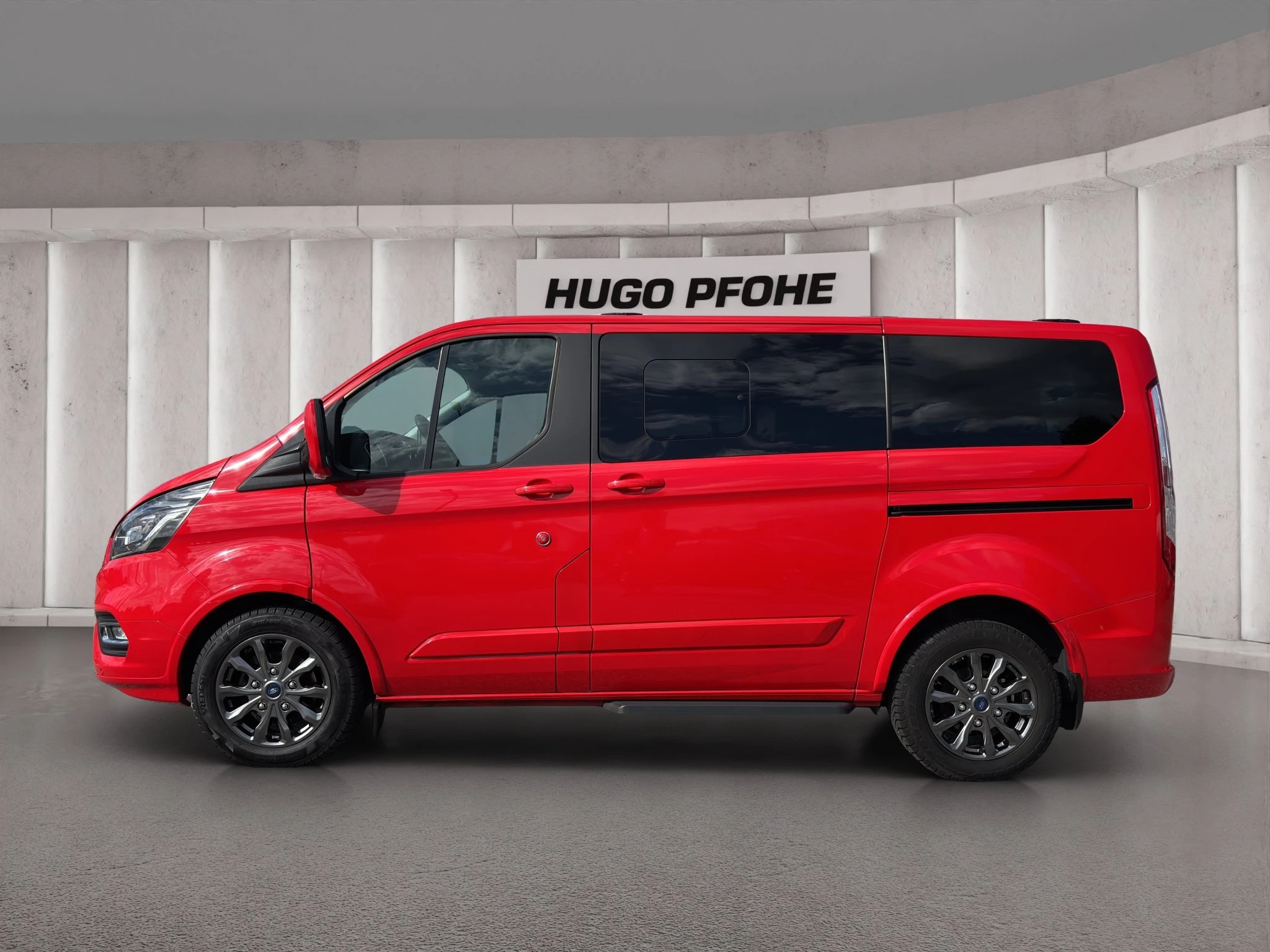 Ford-Tourneo Custom-image-1