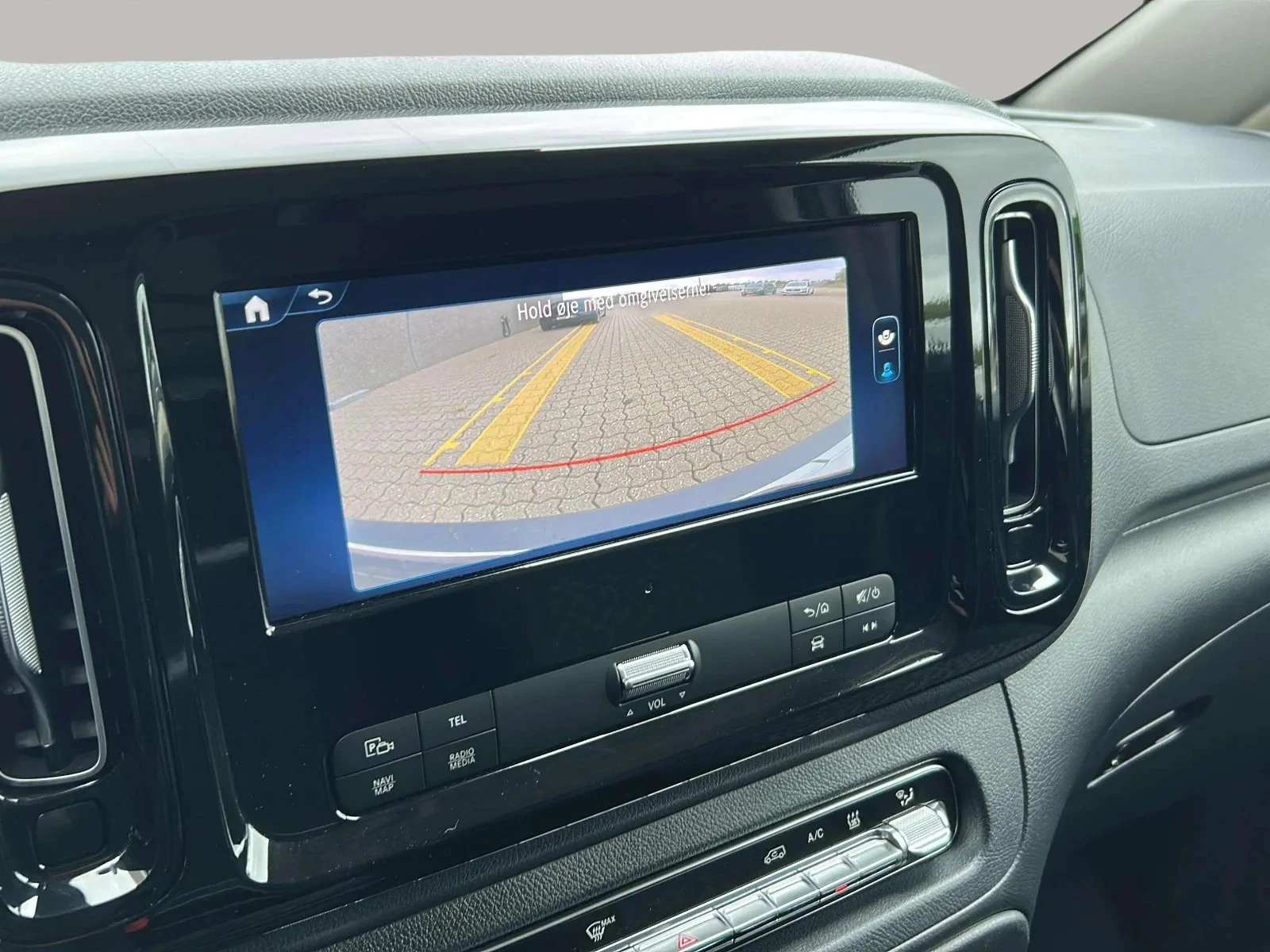 Mercedes-Benz-eVito-image-12