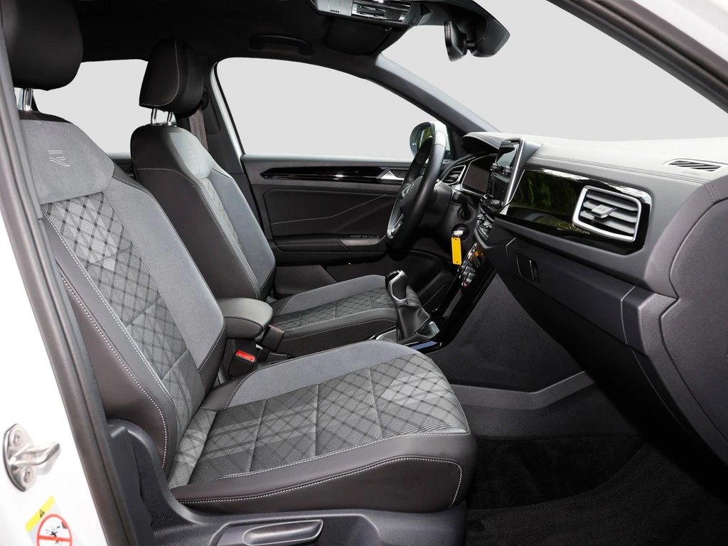Volkswagen-T-Roc-image-6