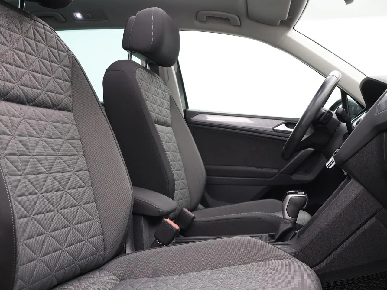Volkswagen-Tiguan-image-7
