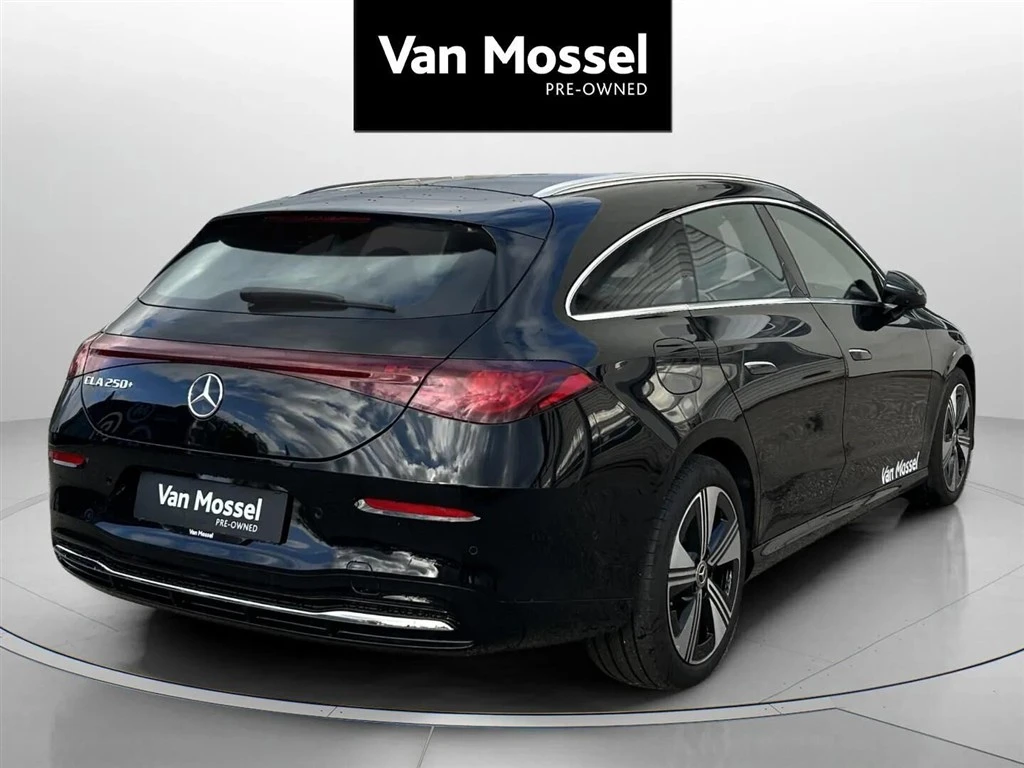 Mercedes-Benz-CLA-image-4