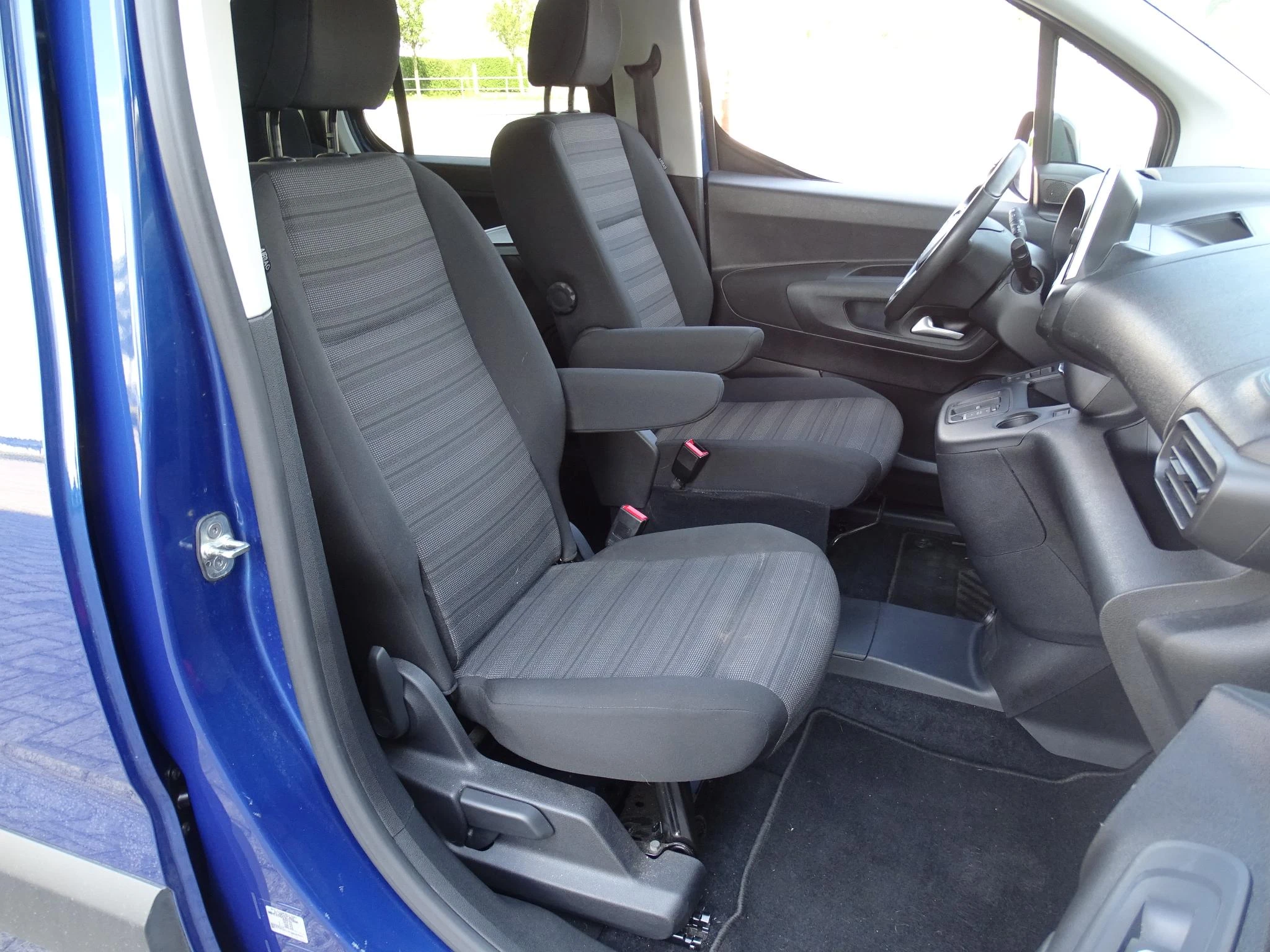 Opel-Combo-e Life-image-11