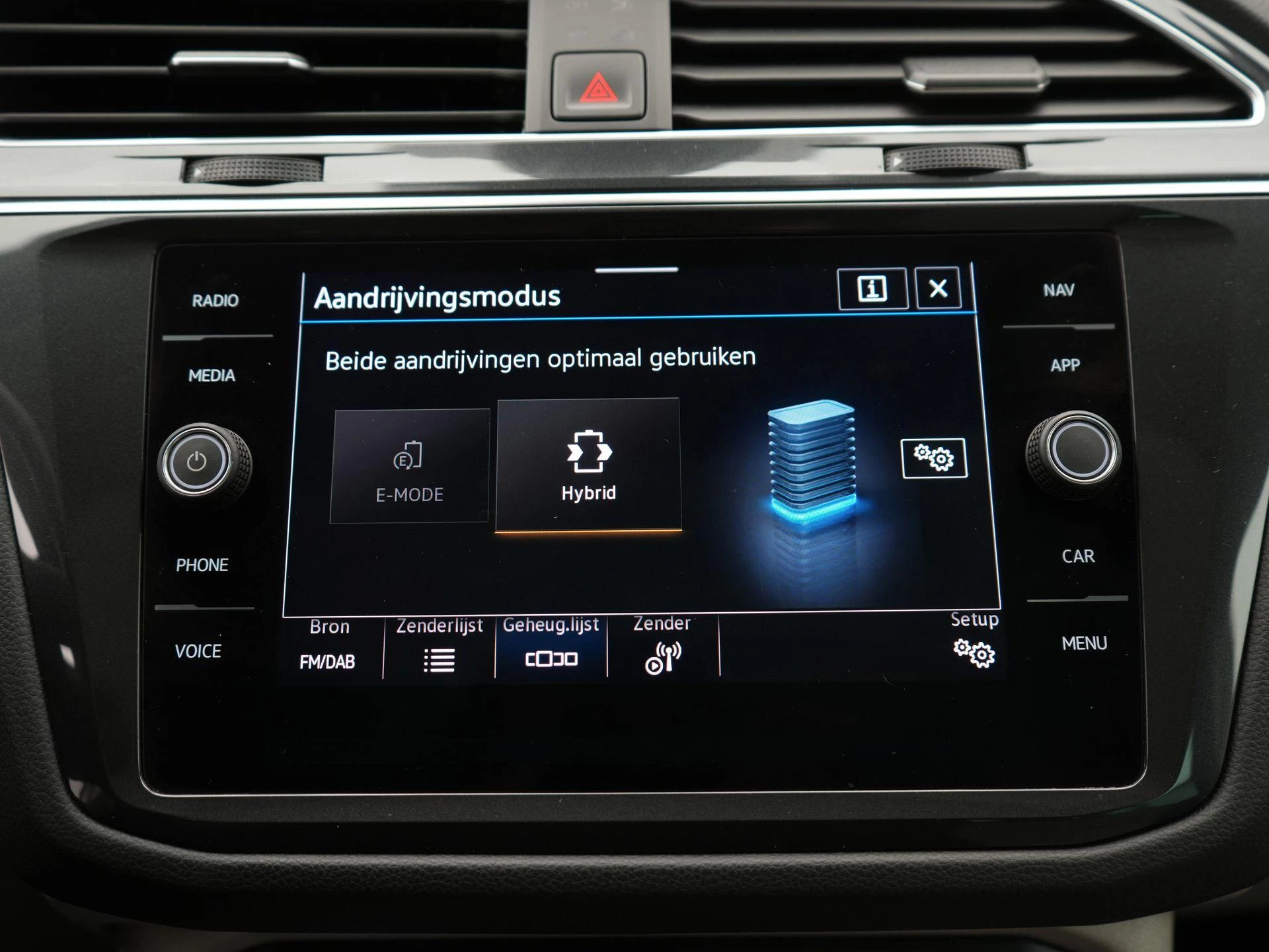 Volkswagen-Tiguan-image-29