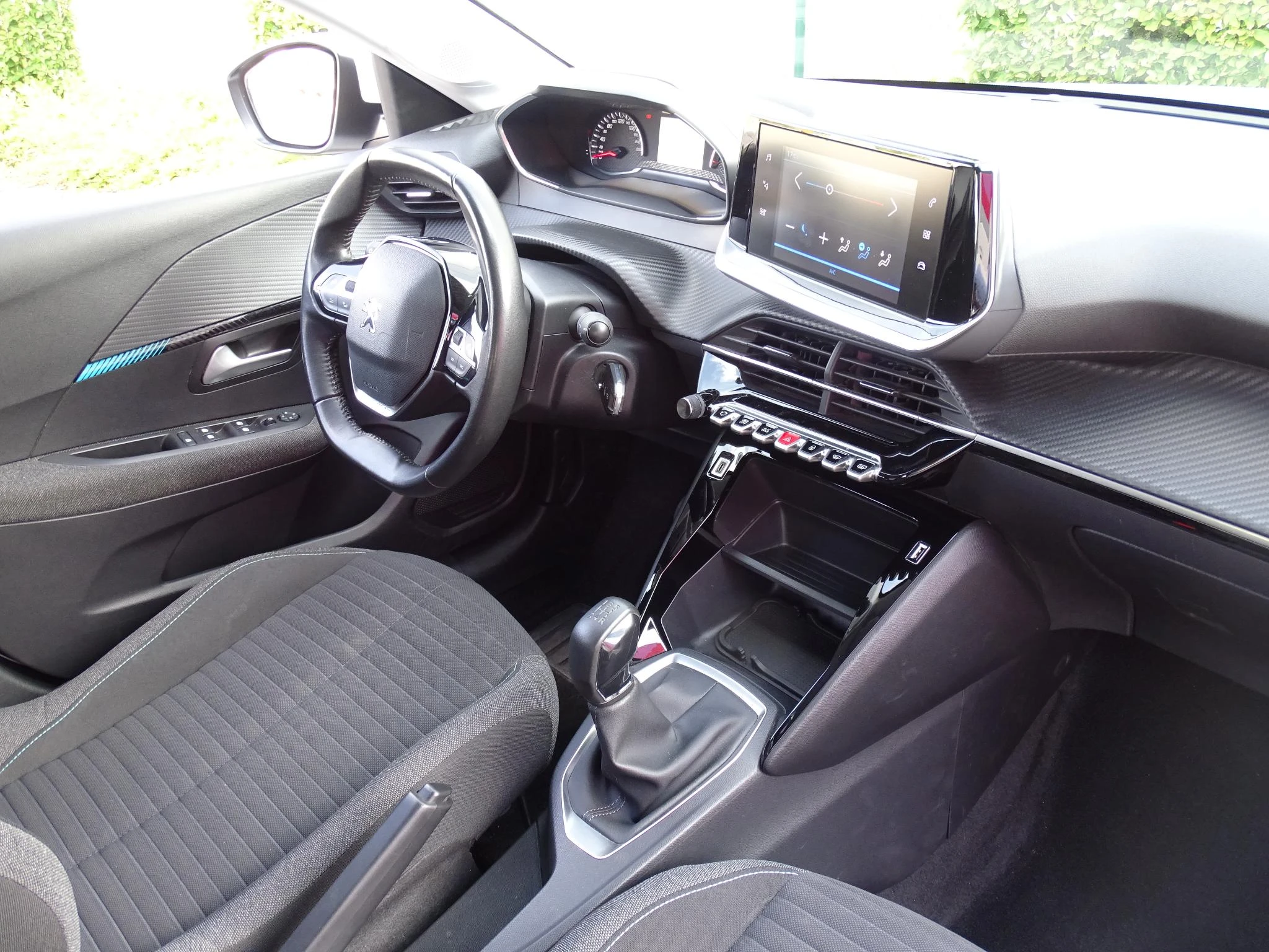 Peugeot-208-image-21