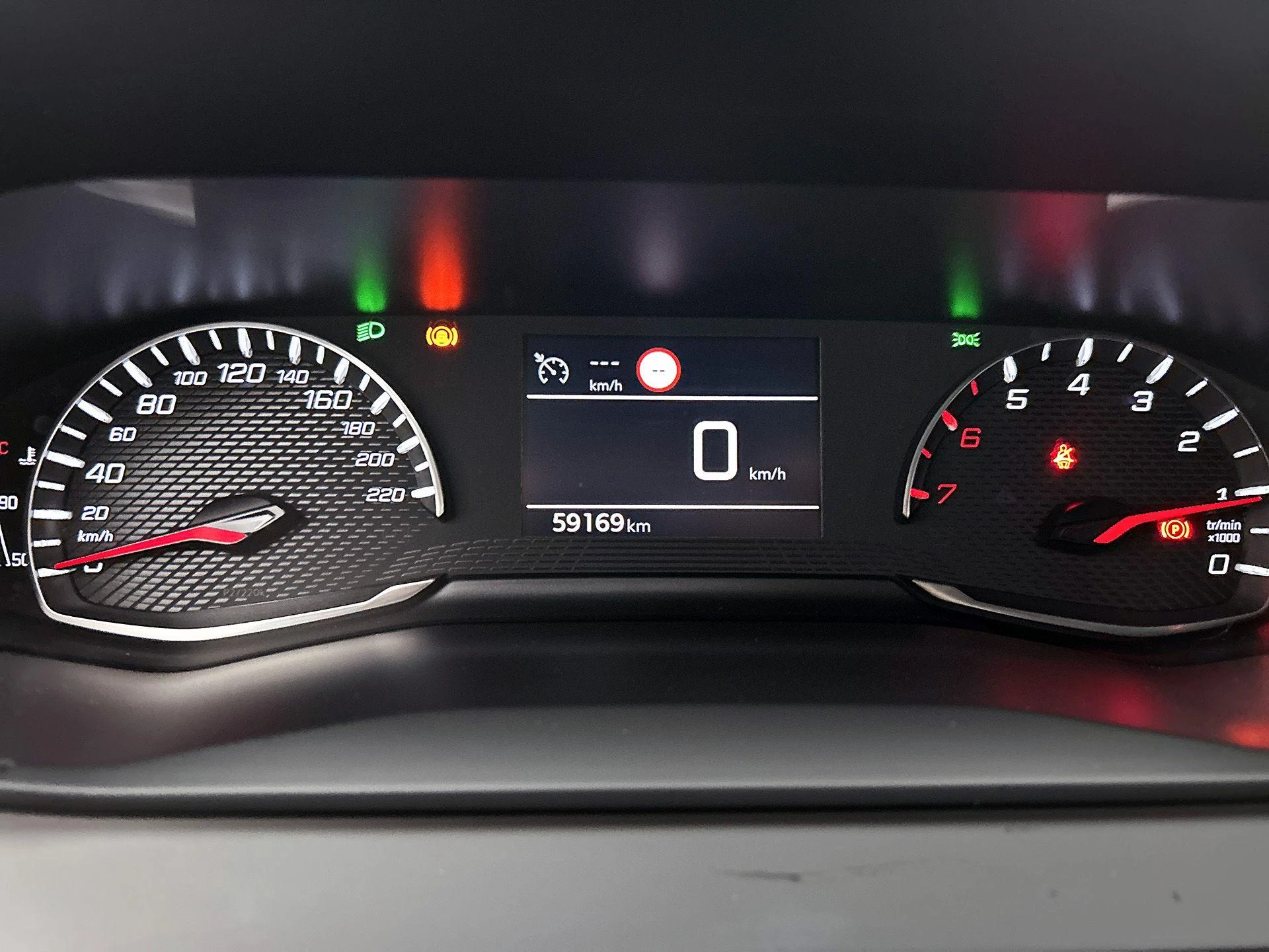 Peugeot-208-image-18