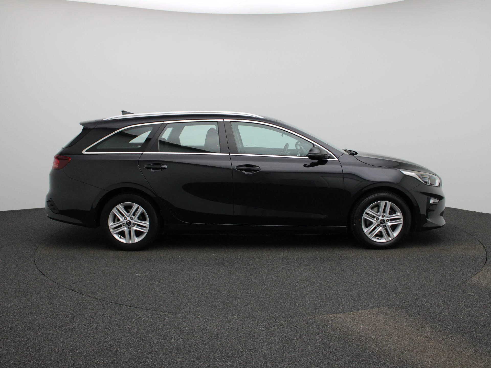 Kia-Ceed Sportswagon-image-5