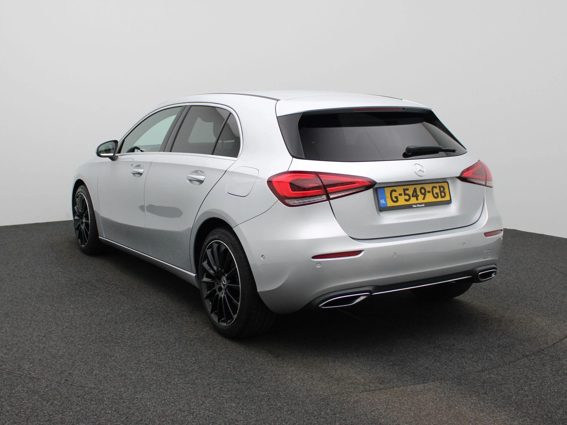 Mercedes-Benz-A-Klasse-image-1