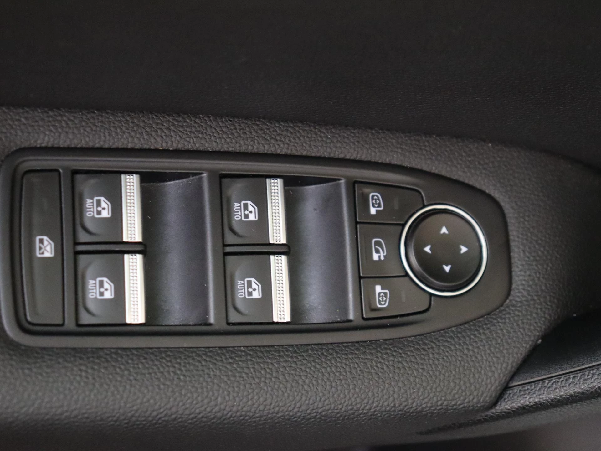 Renault-Captur-image-27