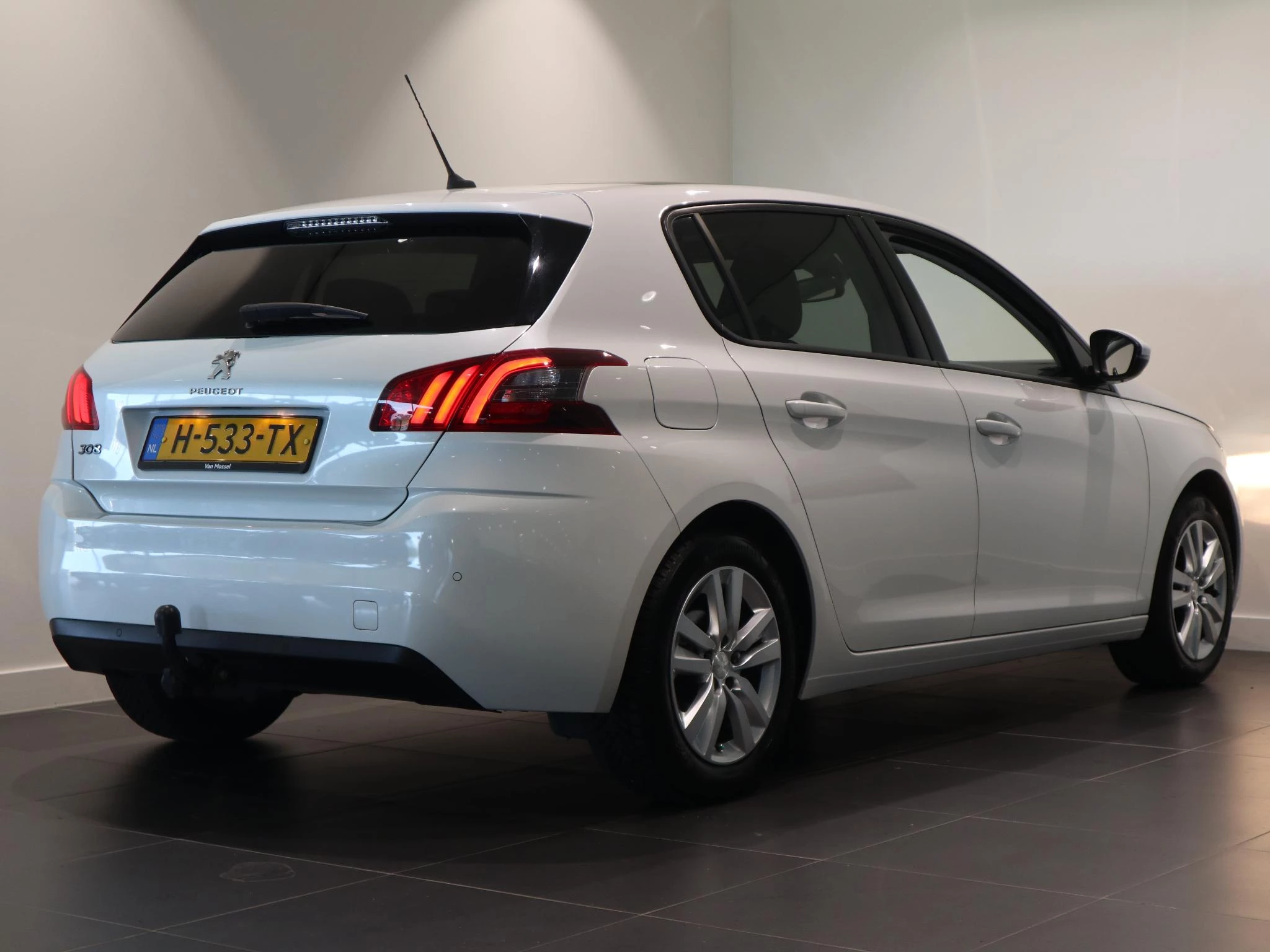 Peugeot 308 Blue Lease Executive