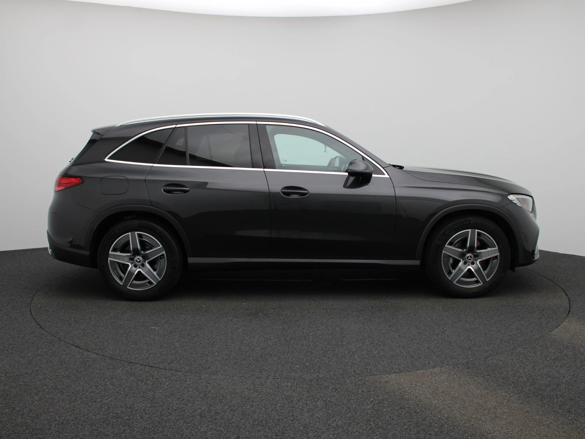 Mercedes-Benz-GLC-image-5